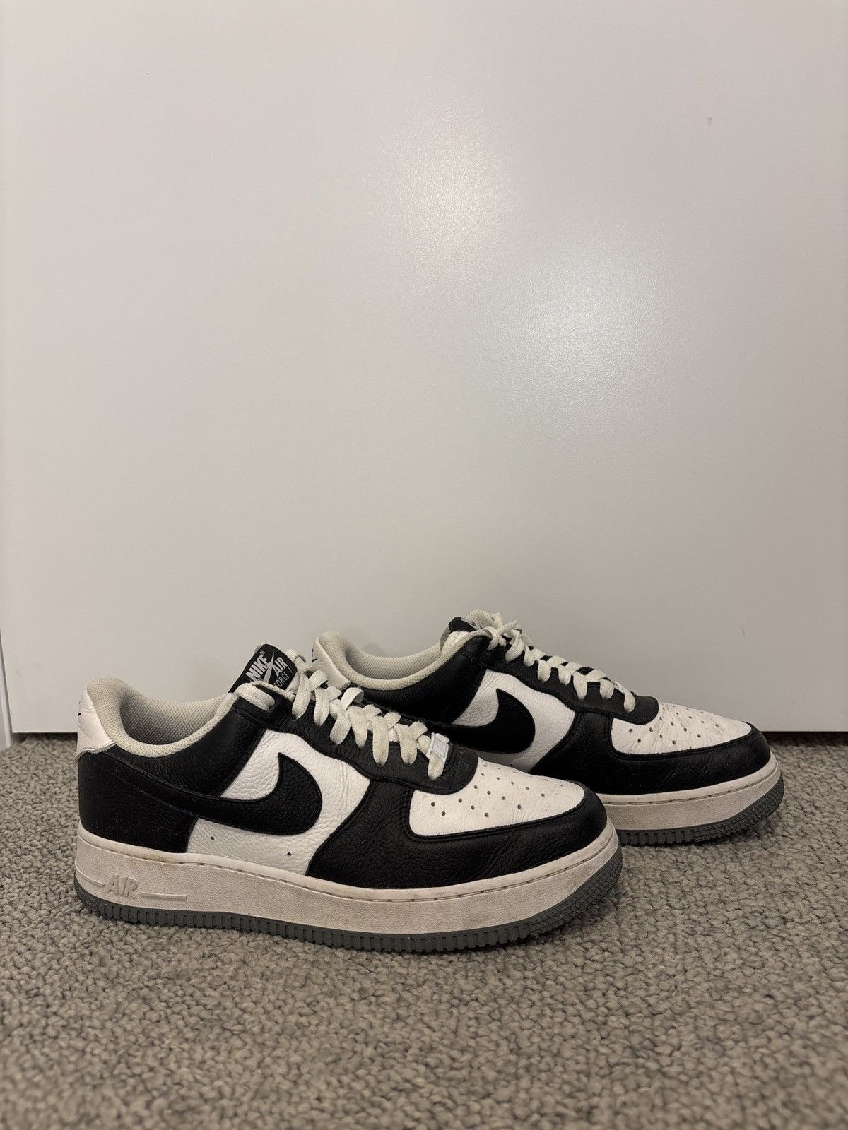 Nike Panda Air Force 1 Size US 9.5 / EU 42-43 - 1 Thumbnail