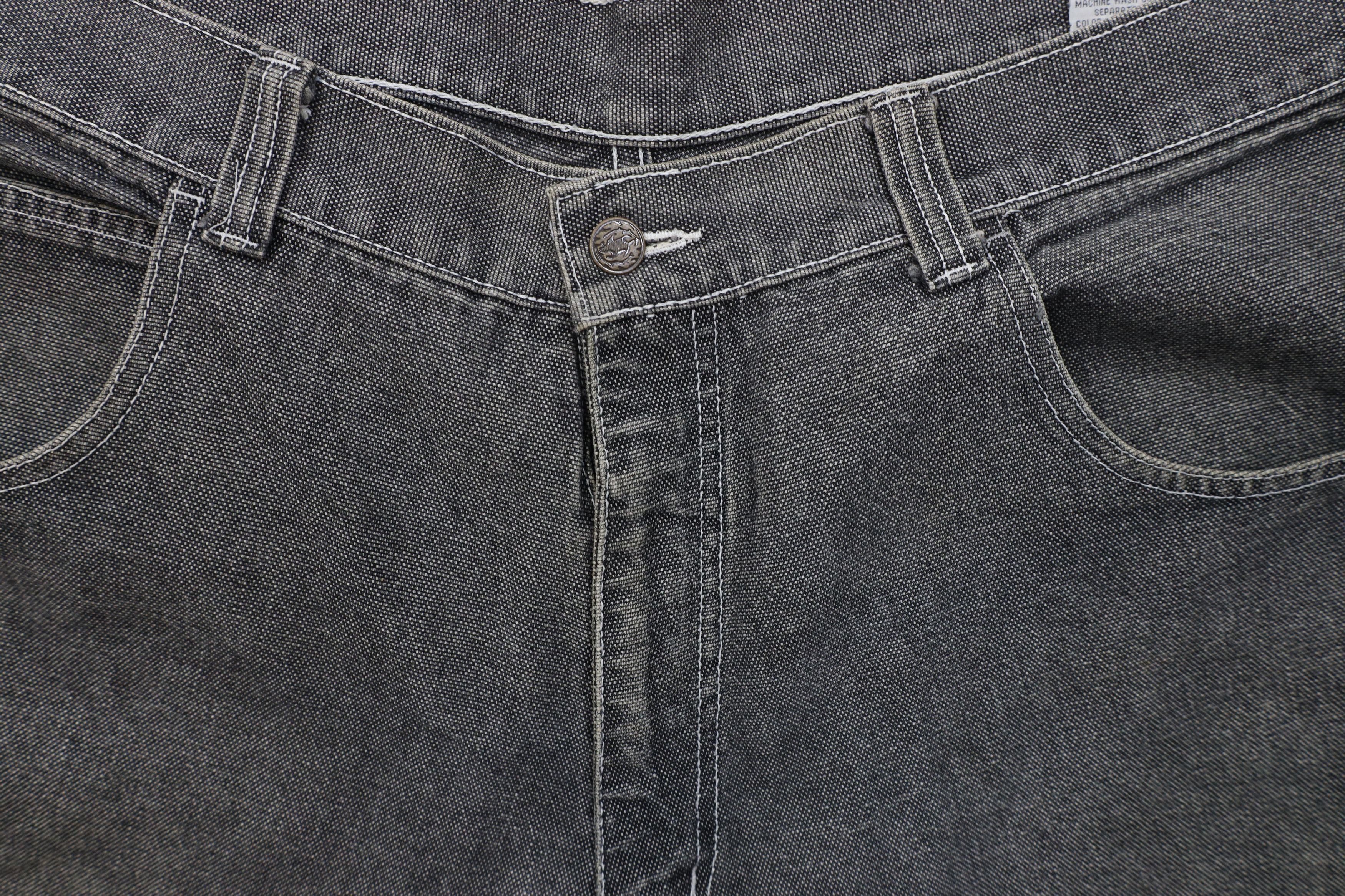 Fubu × Vintage Vintage 90s Fubu Spell Out Baggy Hip Hop Denim Jean Shorts Size US 42 / EU 58 - 6 Thumbnail