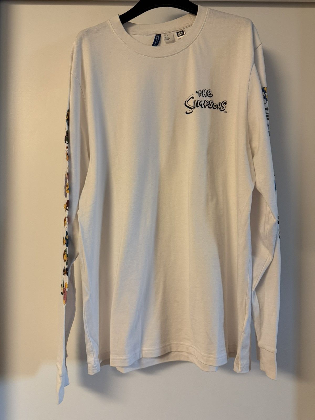 H&M The Simpsons H&M T Shirt Characters on Both Sleeves Size US L / EU 52-54 / 3 - 1 Thumbnail