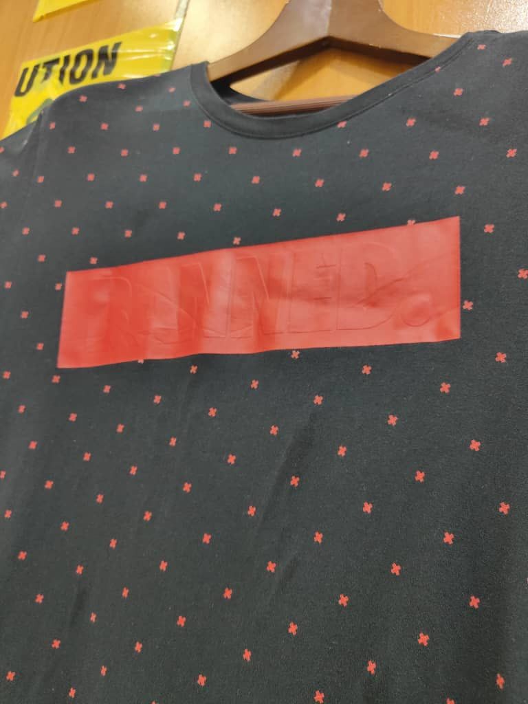 Jordan Brand Jordan Brand × Nike × Streetwear Jordan 1 banned t shirt Size US L / EU 52-54 / 3 - 6 Thumbnail