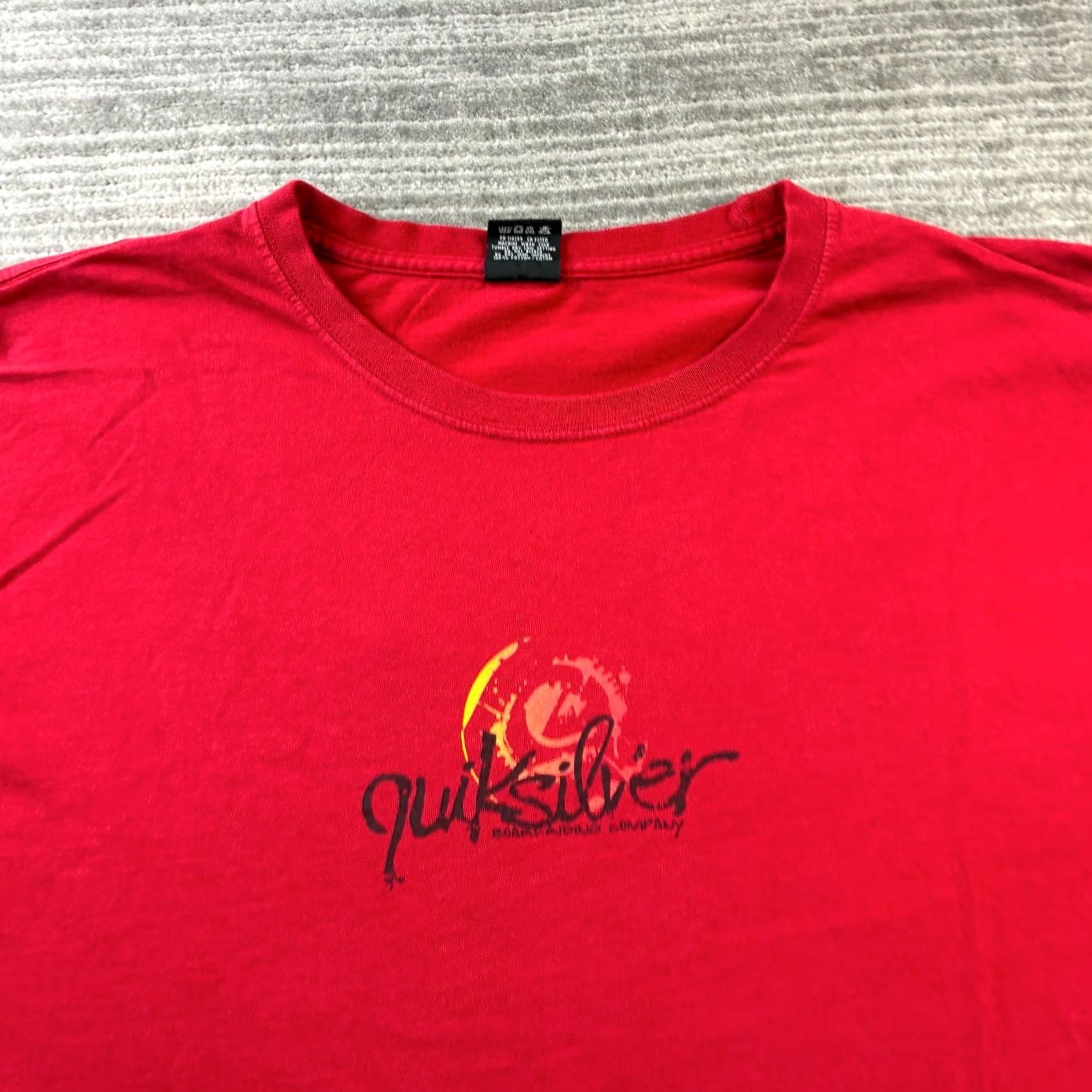 Quiksilver VINTAGE Quiksilver Shirt XL Red T-Shirt Mens Regular Crew Neck Graphic Print 2000s Grunge Classic Sketch Logo Used Vel Size US XL / EU 56 / 4 - 3 Thumbnail