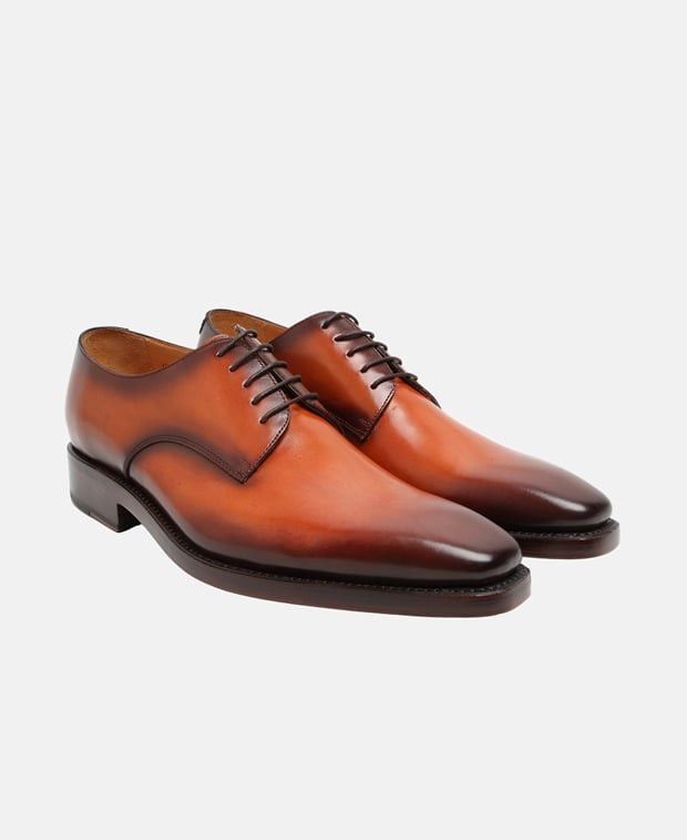 Lace-up shoes