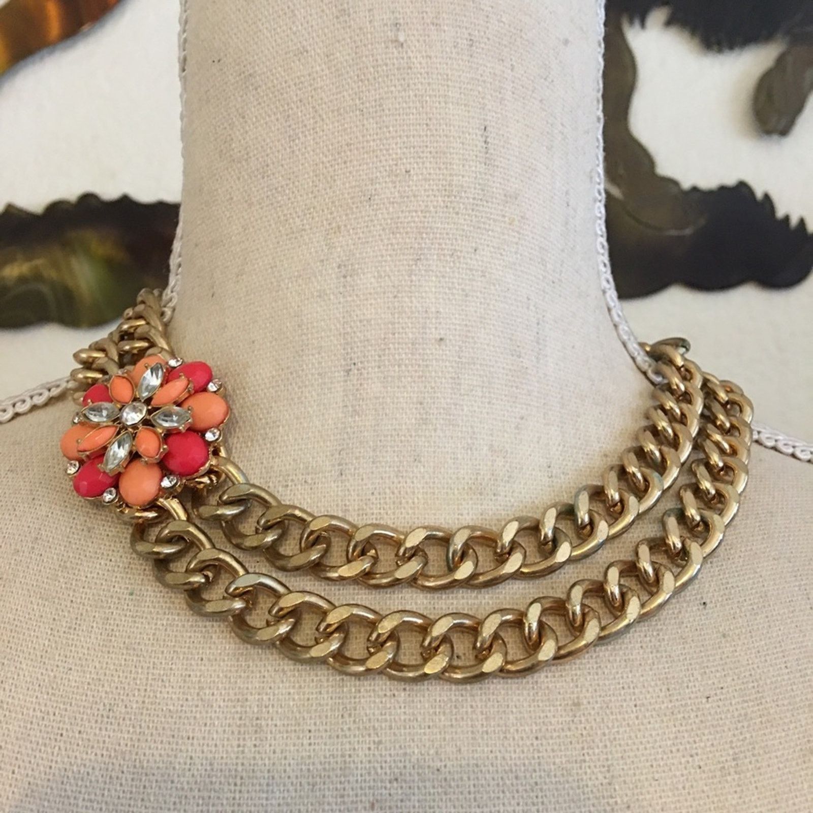 Vera Wang Vera Wang medallion chunky gold chain necklace Size ONE SIZE - 1 Thumbnail
