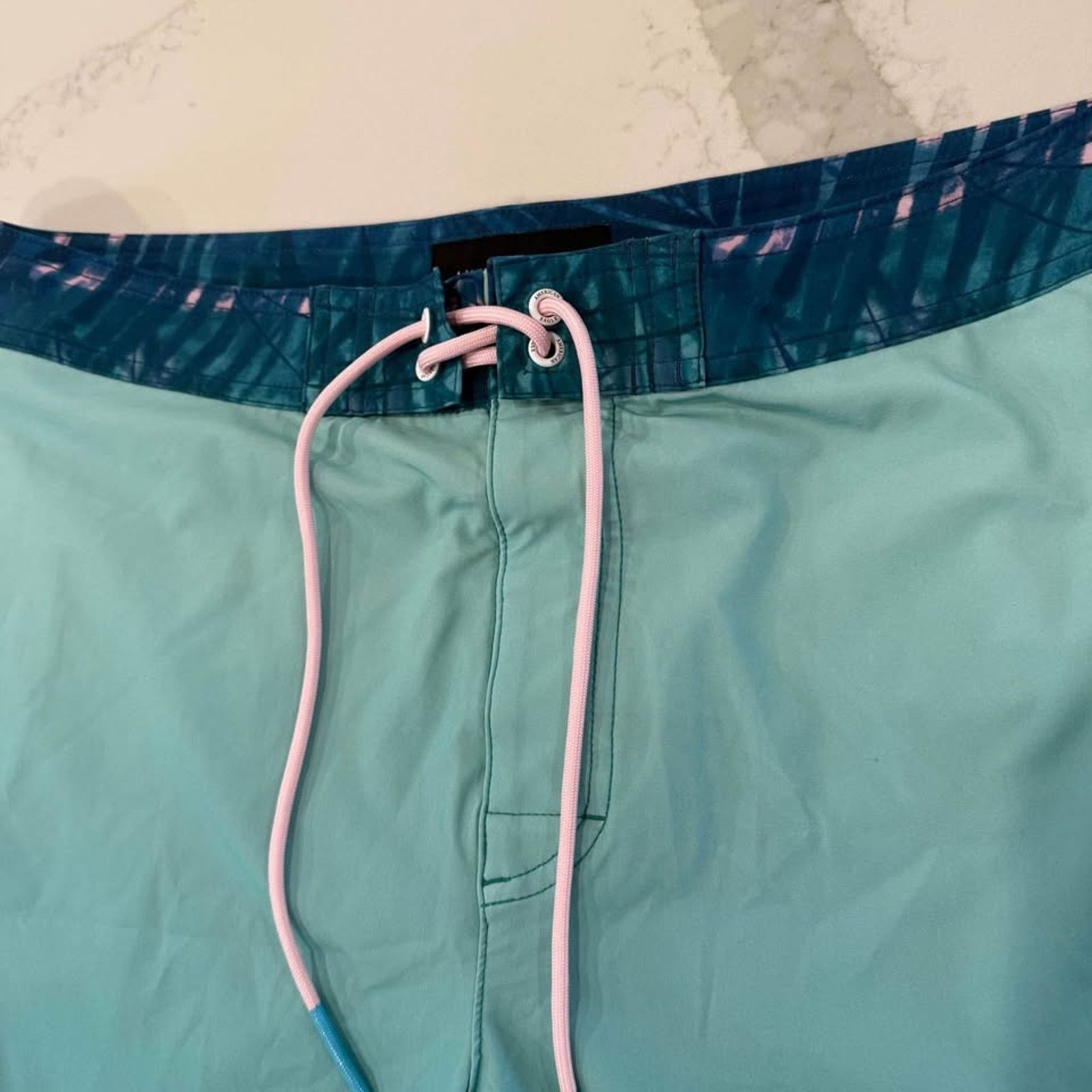 American Eagle Outfitters American Eagle Blue Ombré Swim Trunk Mens Large Board Shorts Size US 36 / EU 52 - 4 Thumbnail