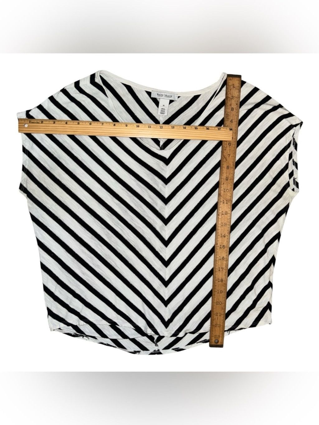 White House Black Market White House Black Market Black and White Chevron Striped Top Size M / US 6-8 / IT 42-44 - 4 Thumbnail