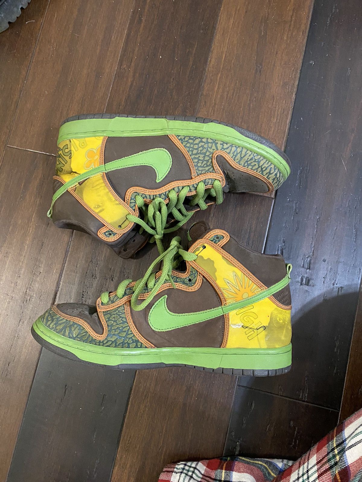 image of Nike Sb De La Soul High Shoes in Green, Men's (Size 11)
