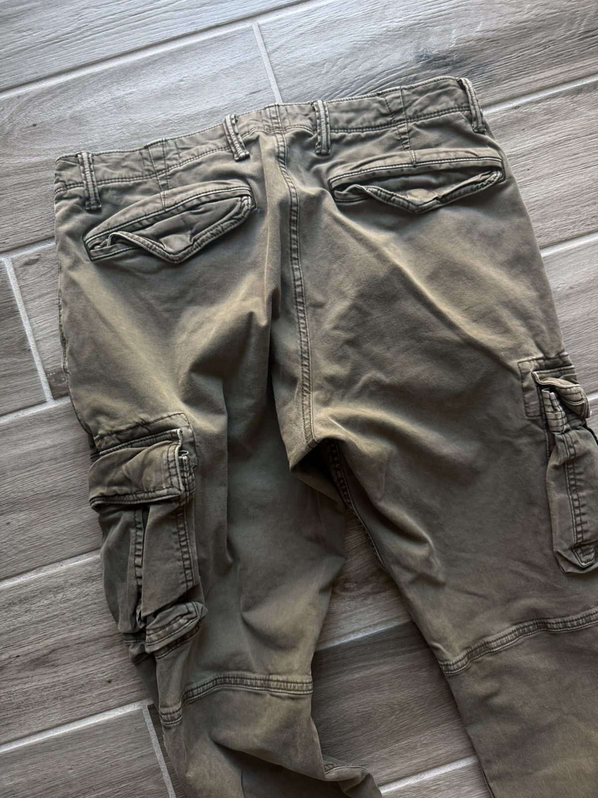 Gap GAP Olive/Forest Green Cargo Pants Size 33x30 Gently Used Size US 33 - 8 Thumbnail