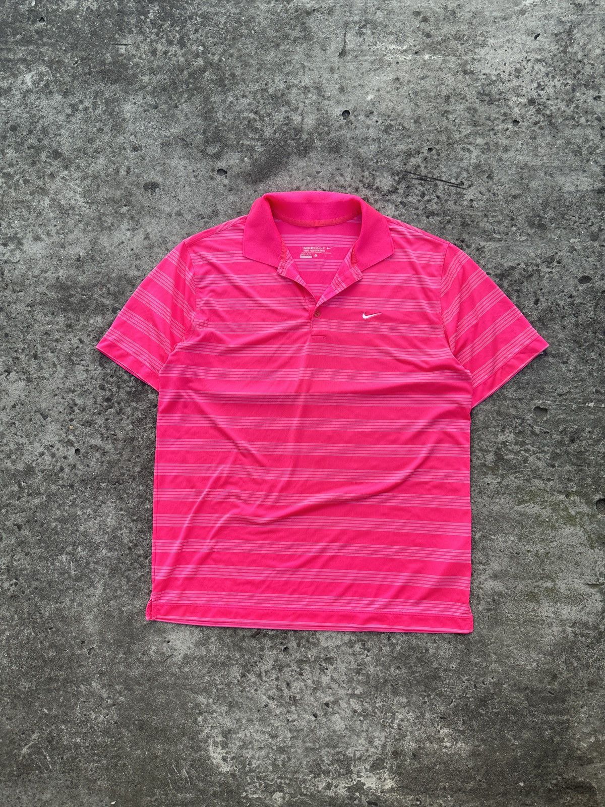 Nike Vintage Nike T-shirt Oversized Golf Rare Sportwear Usa L Size US L / EU 52-54 / 3 - 1 Thumbnail