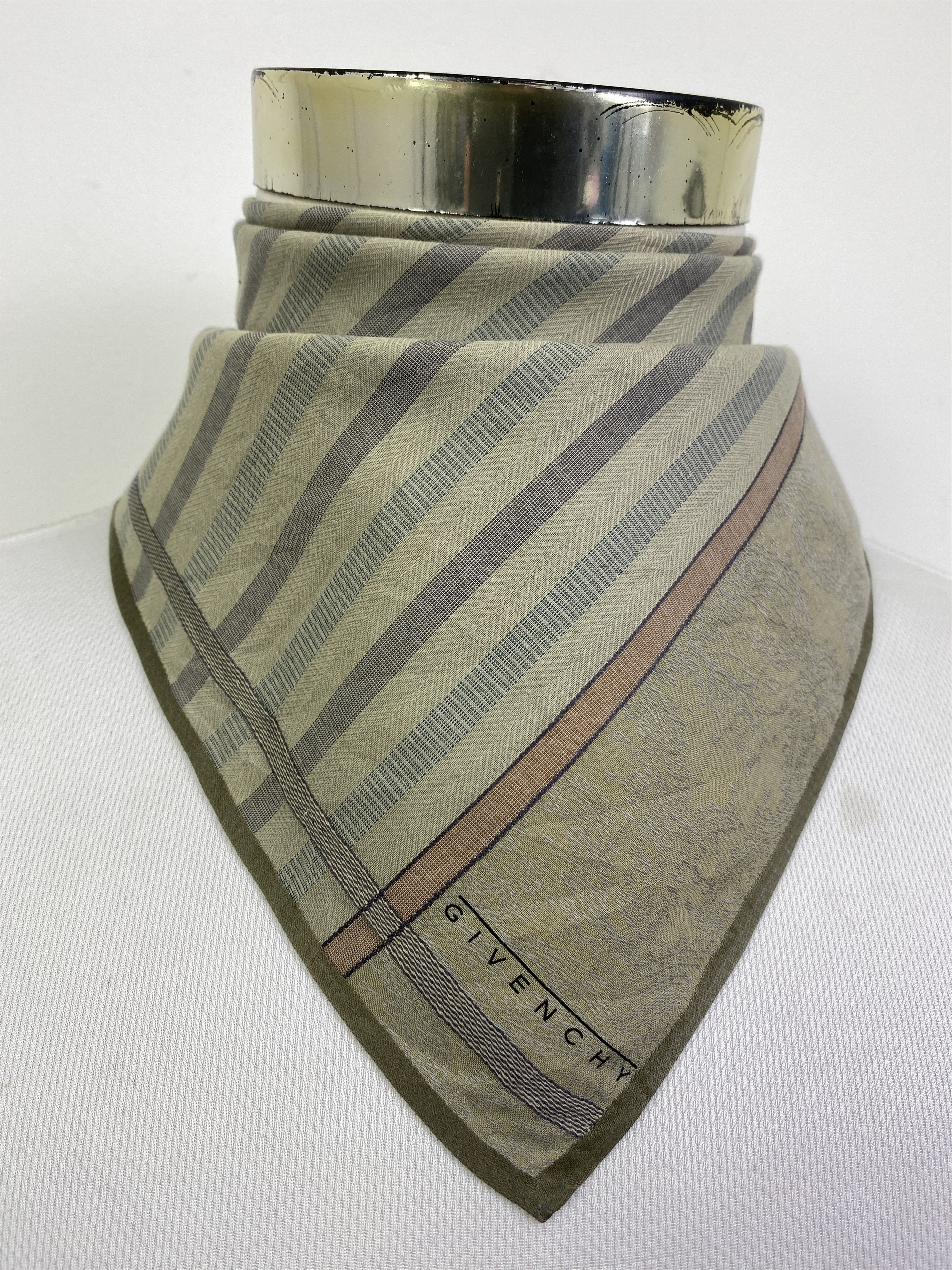 Givenchy Vintage Givenchy Handkerchief / Neckerchief HKC1084 Size ONE SIZE - 2 Thumbnail