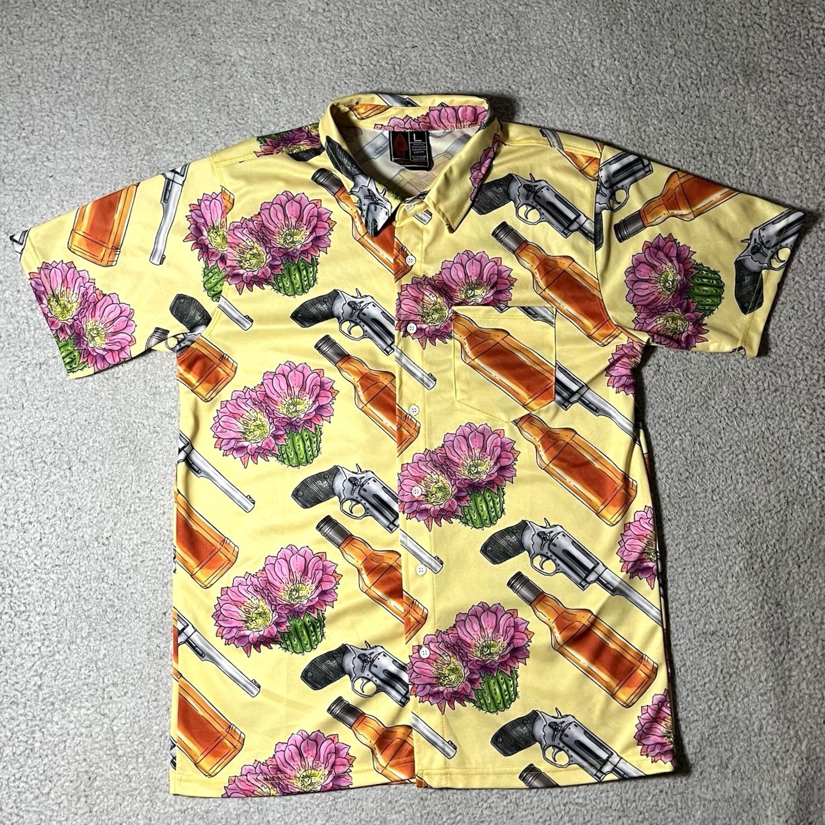 Gloverall Oaf Nation Shirt Men L Yellow Hawaiian Revolver All Over Print Short Sleeve Button-Up Size US L / EU 52-54 / 3 - 6 Thumbnail
