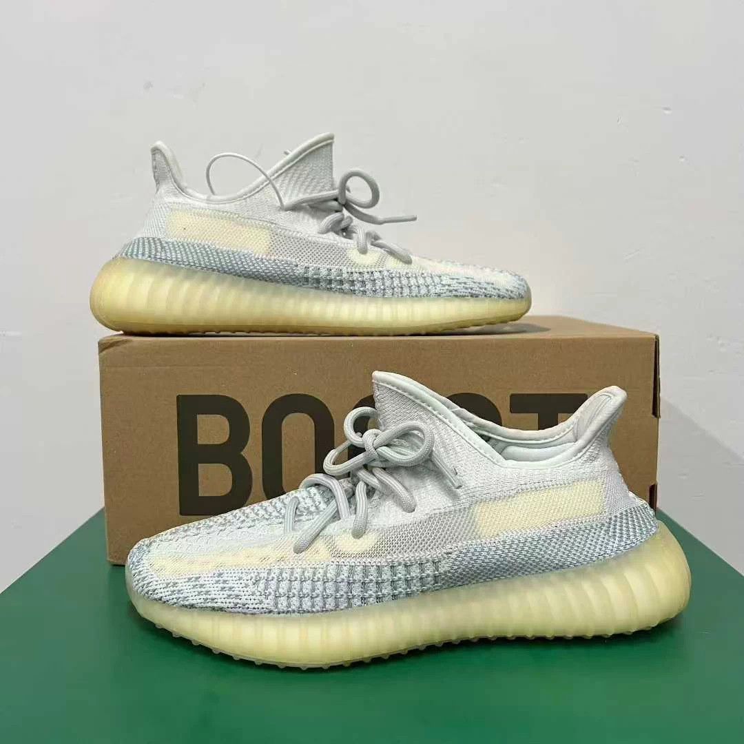 Adidas Yeezy 350 Cloud White/Ice Blue 40 Worn once OG Size US 7 / EU 40 - 4 Thumbnail