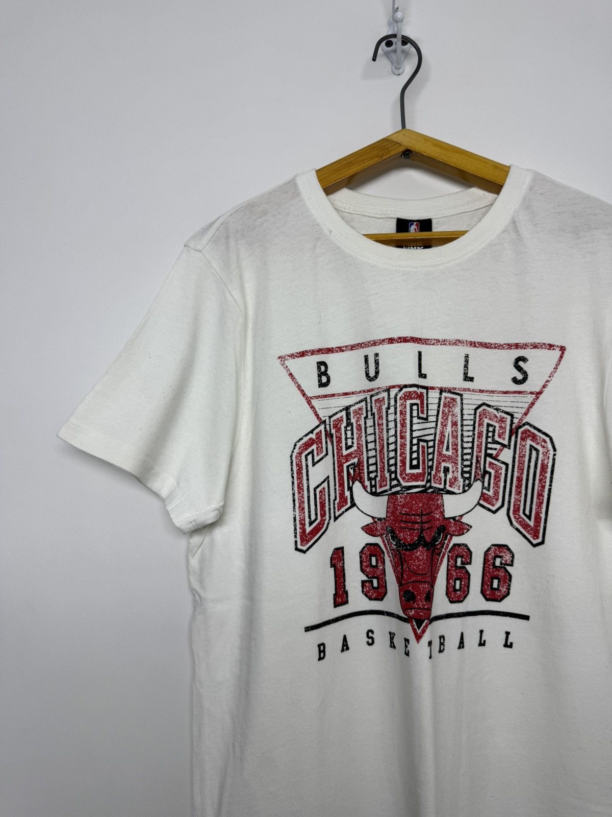 NBA Vintage Chicago Bulls Big Logo 1966 Size US M / EU 48-50 / 2 - 6 Thumbnail