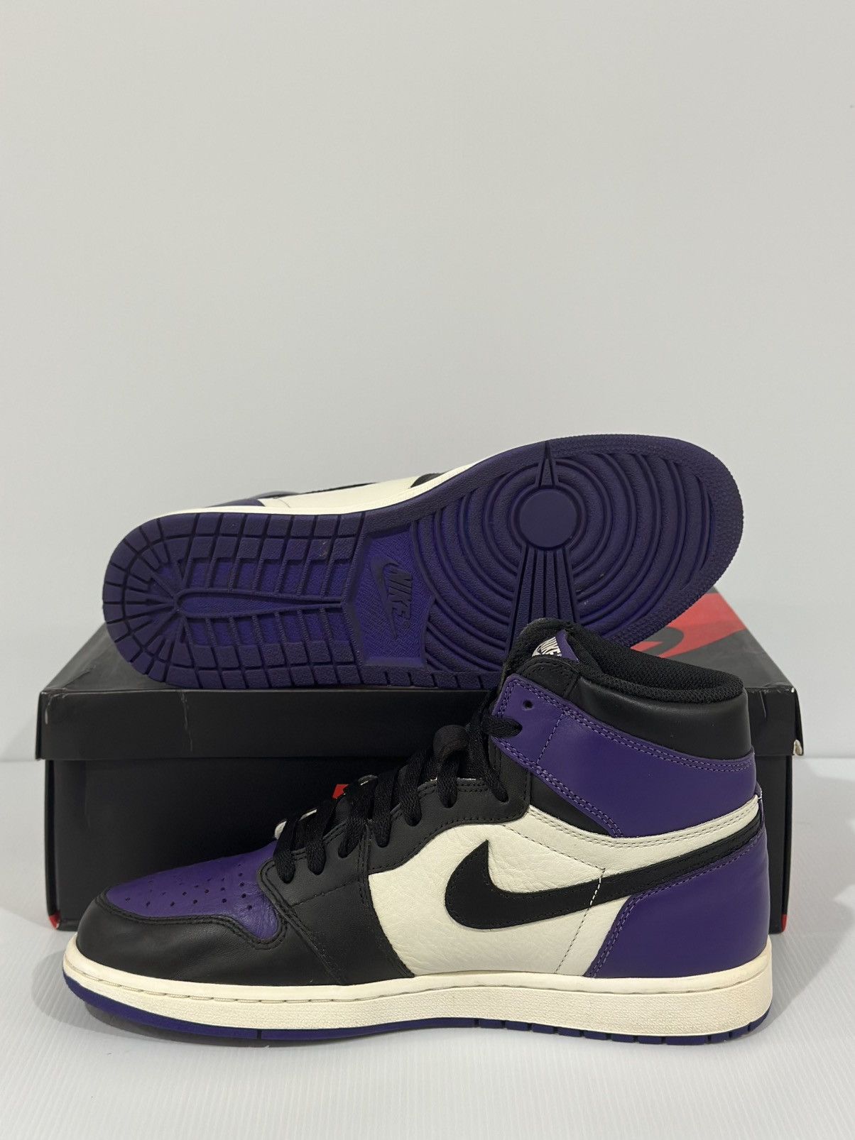 Nike Jordan 1 Retro High Court Purple (2018) Size US 10.5 / EU 43-44 - 8 Thumbnail