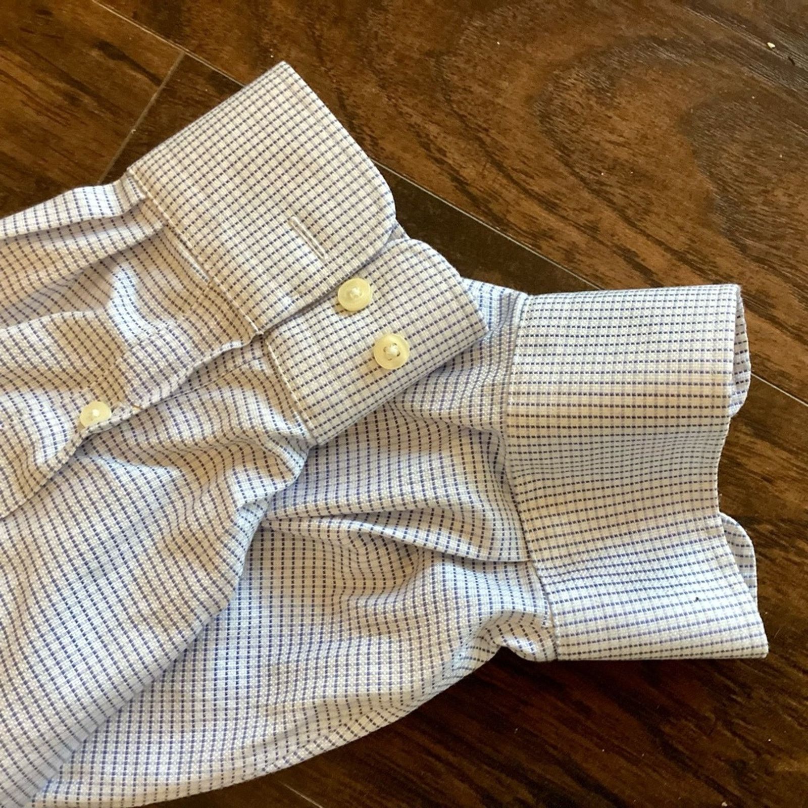 Kirkland Signature Kirkland Signature Button Down Size US XL / EU 56 / 4 - 5 Thumbnail