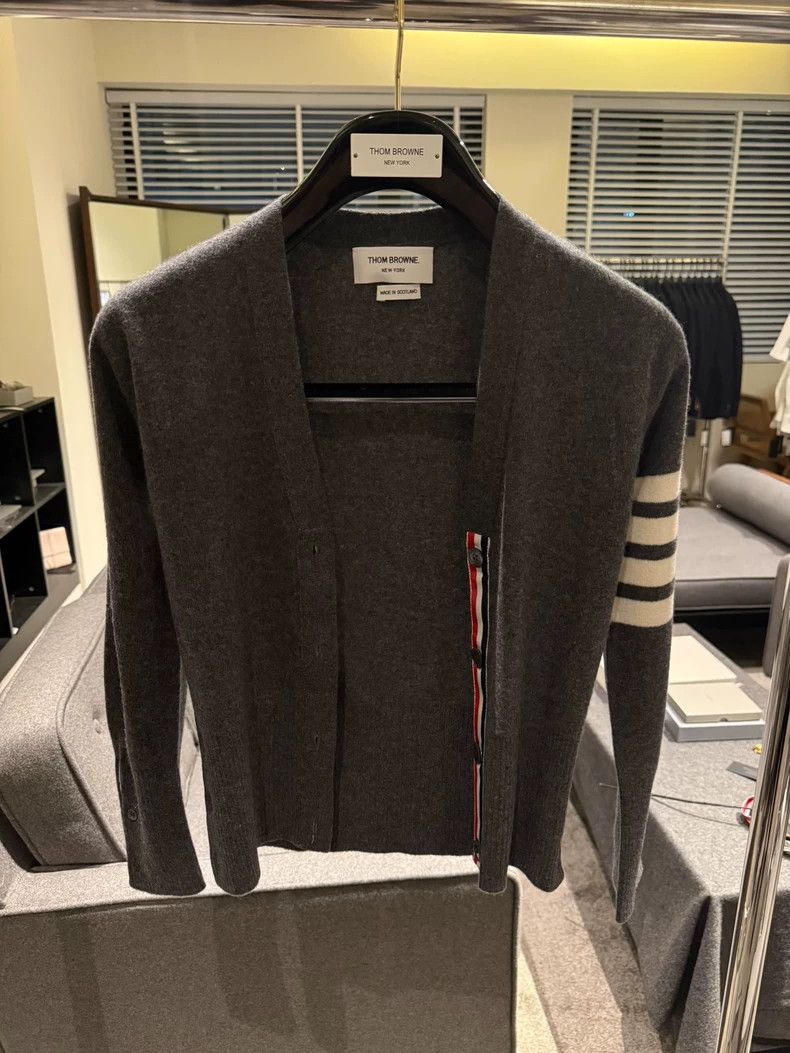 Thom Browne Thom Browne Classic medium gray four-bar cashmere cardigan Size S / US 4 / IT 40 - 1 Thumbnail