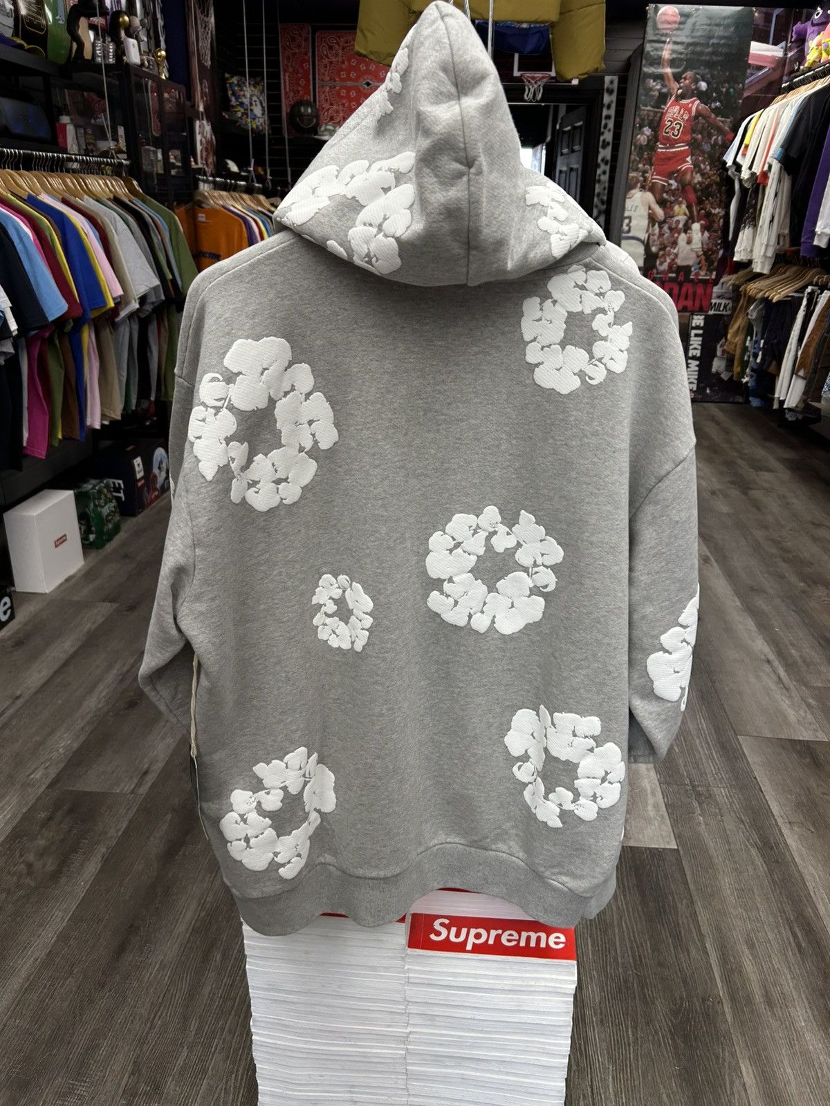 DENIM TEARS Denim Tears Cotton Wreath hoodie Grey Size US L / EU 52-54 / 3 - 2 Thumbnail