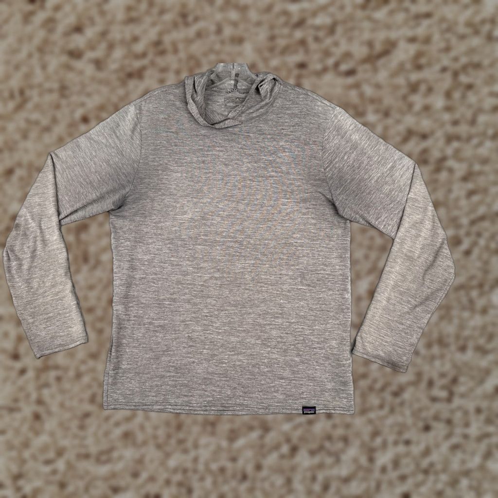 Patagonia Patagonia Hoodie Women Small Gray Pullover Polyester Logo Sweatshirt Hooded Lightweight Activewear Size S / US 4 / IT 40 - 1 Thumbnail