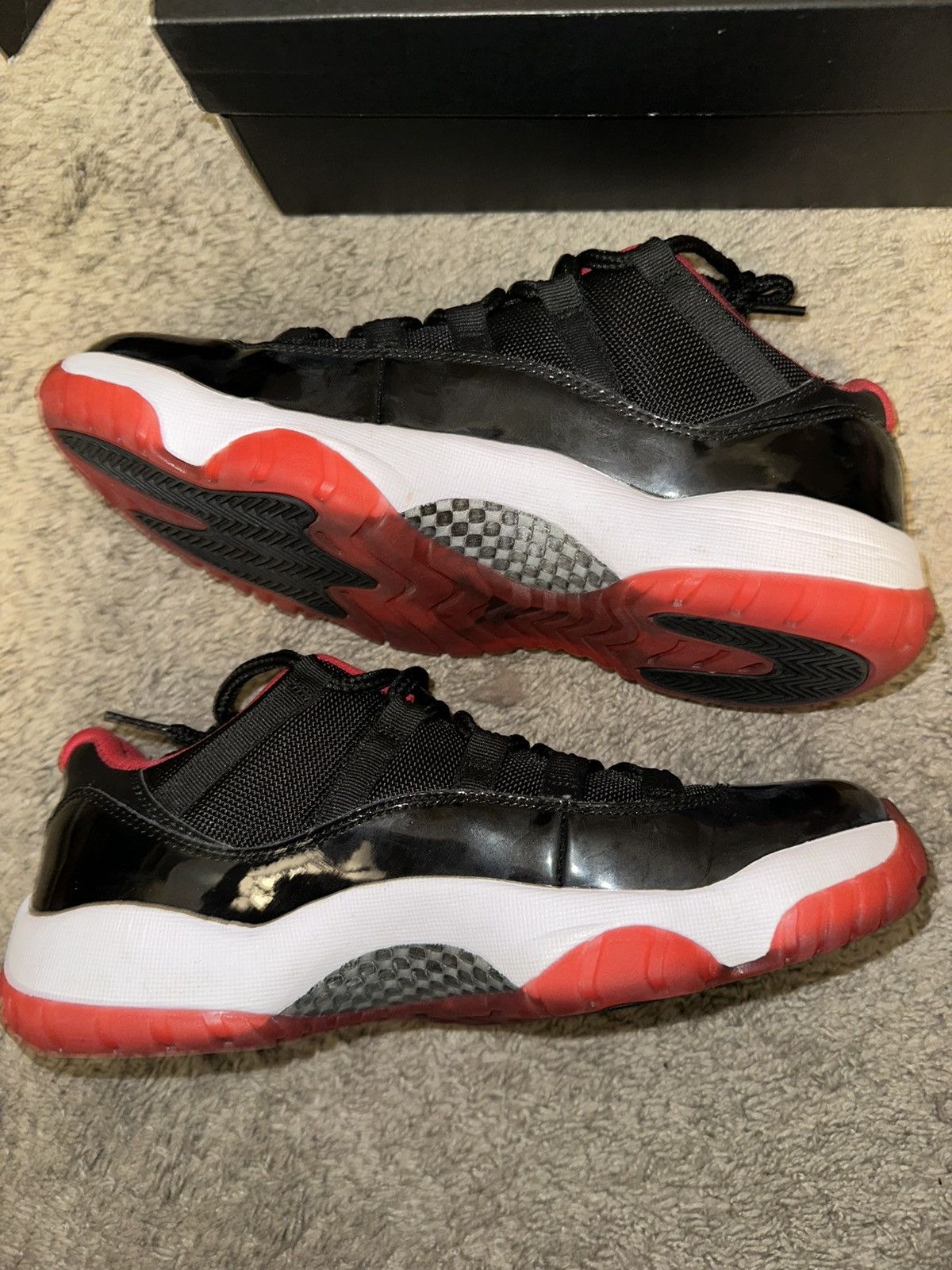 Jordan Brand Jordan 11 Low Bred Size US 8 / EU 41 - 4 Thumbnail