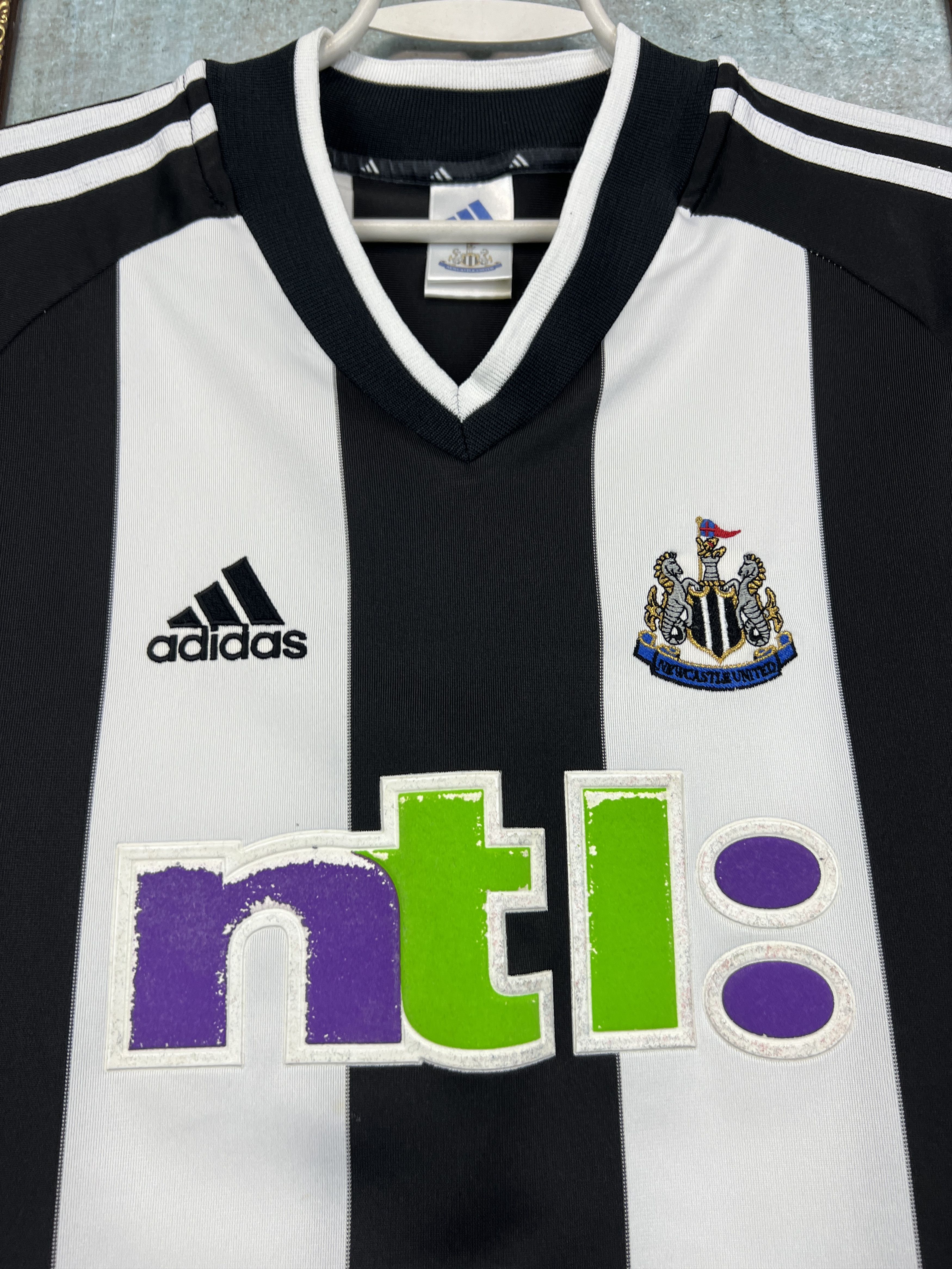 Adidas Newcastle United Home football shirt Soccer Jersey Trikot Size US M / EU 48-50 / 2 - 3 Thumbnail