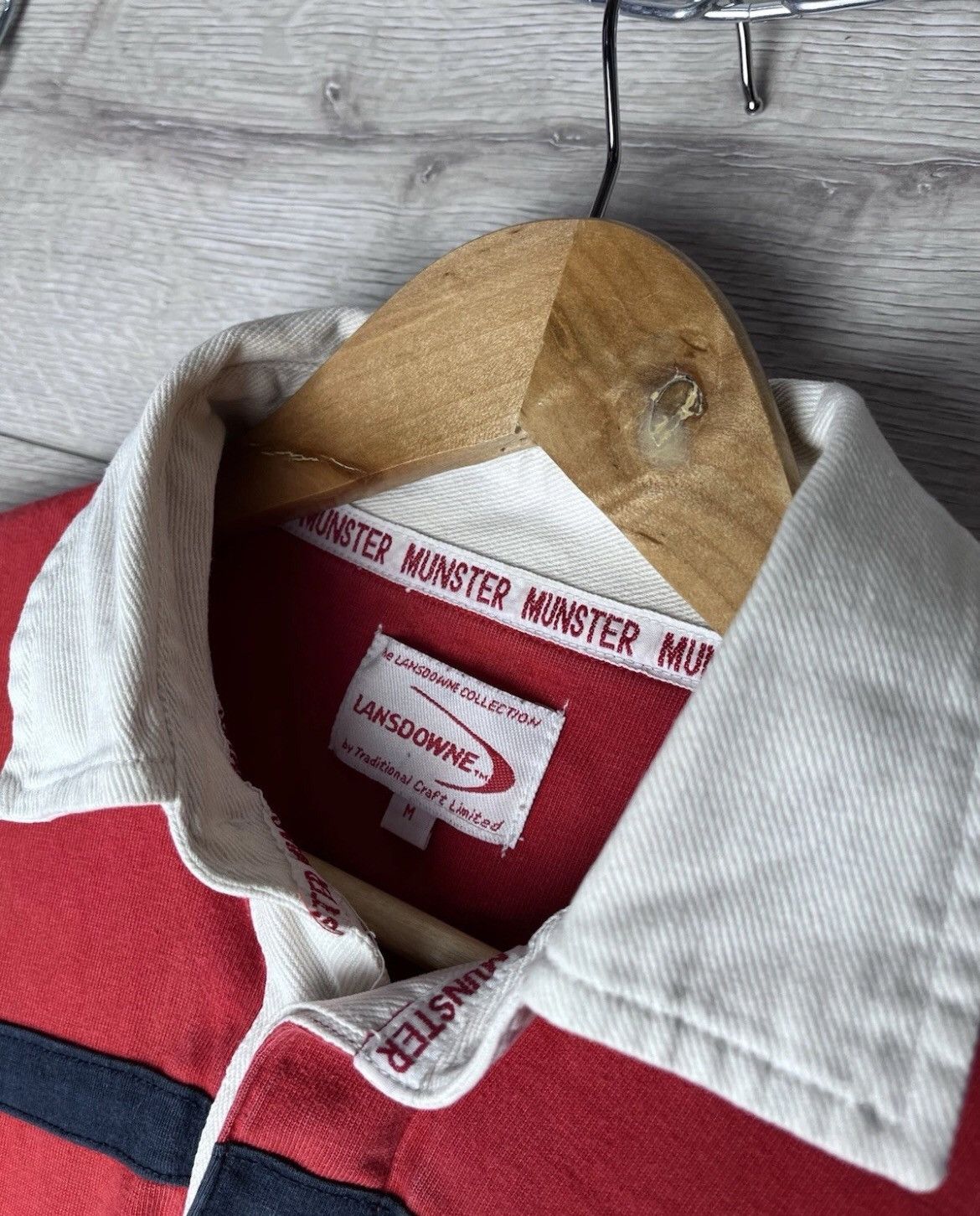Umbro Vintage men’s soccer rugby Lansdowne Munster size M Size US M / EU 48-50 / 2 - 6 Thumbnail