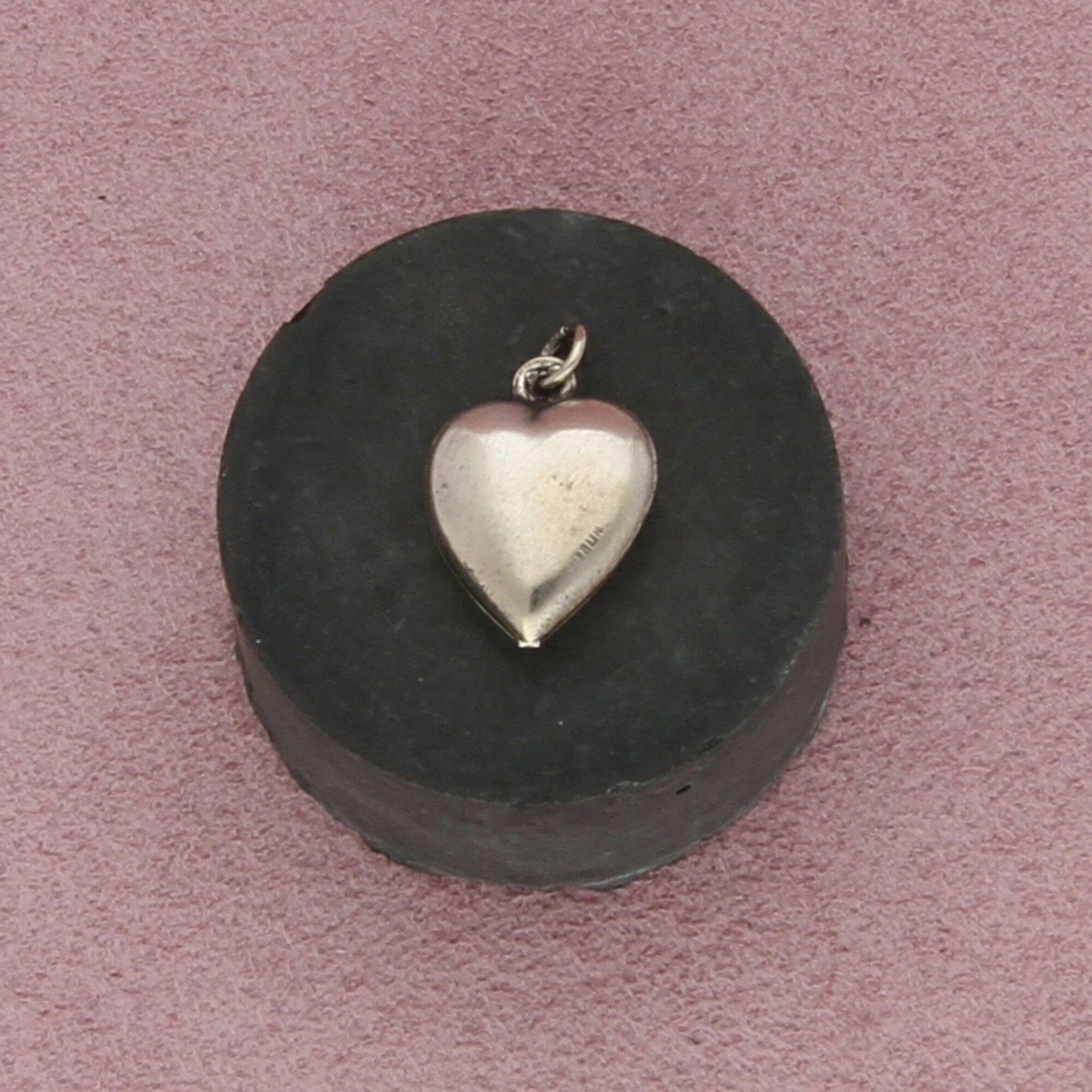 Sterling Silver sterling silver vintage grape sweetheart puffy heart charm Size ONE SIZE - 2 Thumbnail