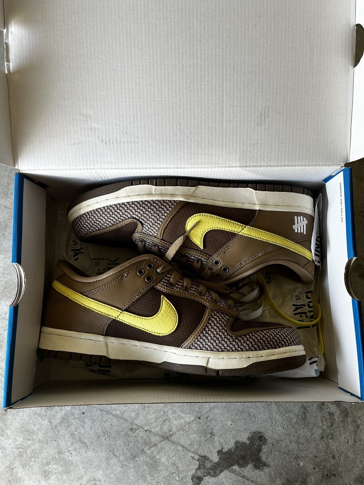 Nike × Undefeated Nike Dunk Low SP Undefeated Canteen Dunk Size US 9 / EU 42 - 5 Thumbnail