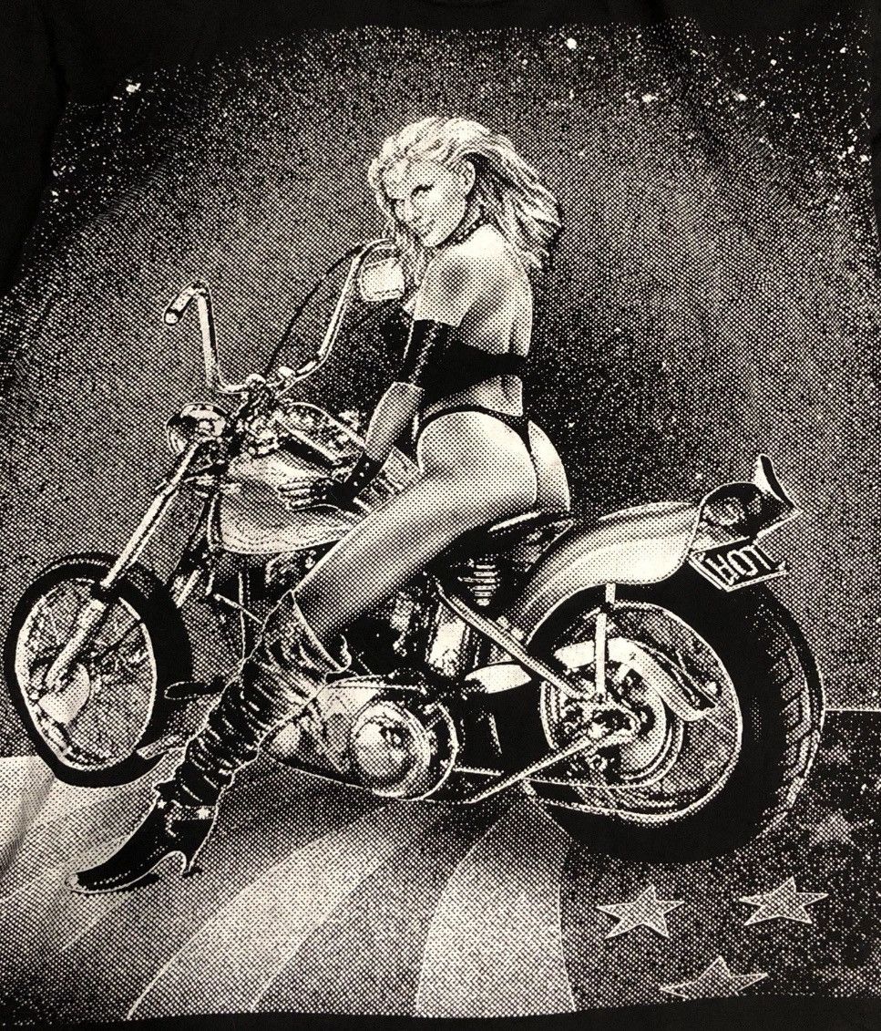 Harley Davidson 90s 3D Emblem Style Pin Up Girl Biker Chopper Tee Size US L / EU 52-54 / 3 - 2 Thumbnail