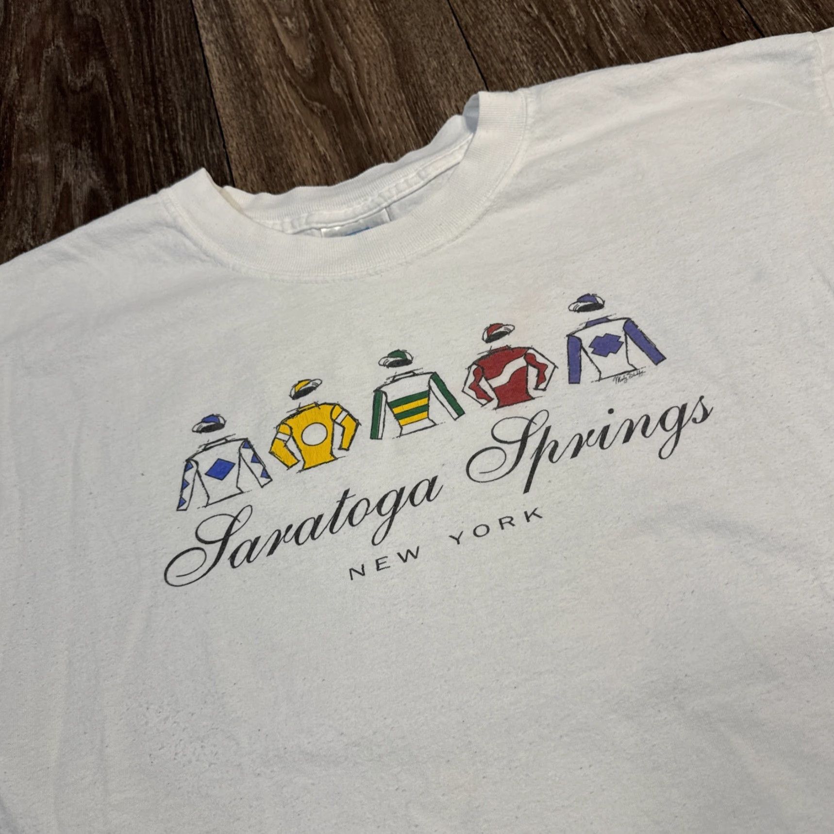 Gildan VINTAGE Saratoga Springs New York Horse Racing White Art Drawing T-Shirt Large Men's White Horse 90s? Size US L / EU 52-54 / 3 - 2 Thumbnail