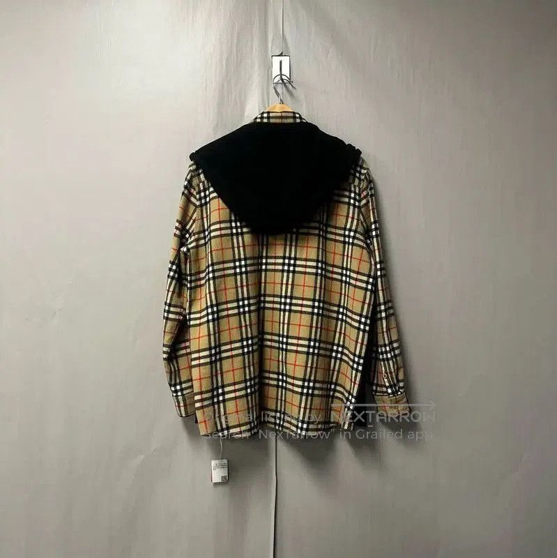 Burberry Burberry Yellow Men's Outerwear Jacket. Size US M / EU 48-50 / 2 - 2 Thumbnail