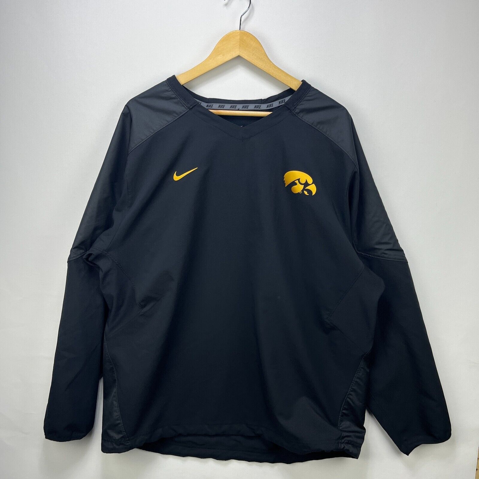 Nike × Vintage Vintage Y2K Iowa Nike Pullover Windbreaker Jacket XL Size US XL / EU 56 / 4 - 1 Thumbnail