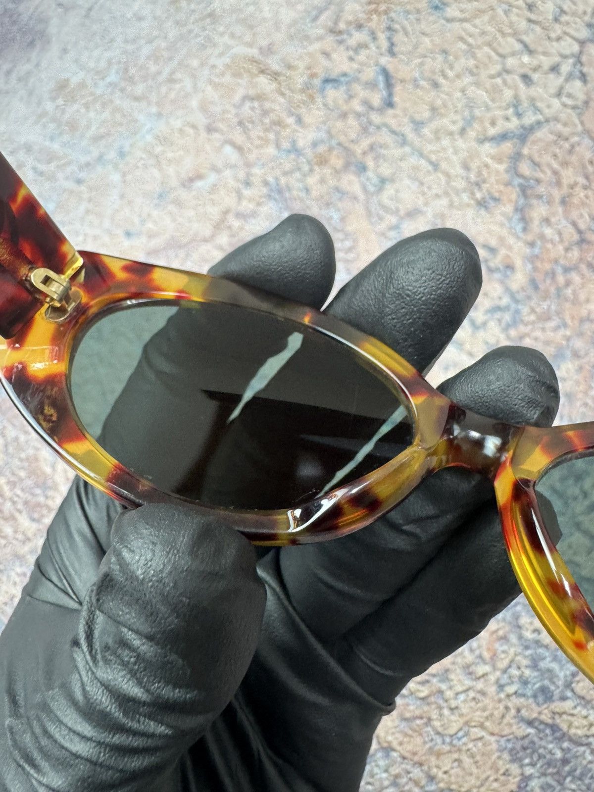 Gucci Rare Vintage GUCCI Sunglasses Women's Elegant Italian Design Size ONE SIZE - 6 Thumbnail