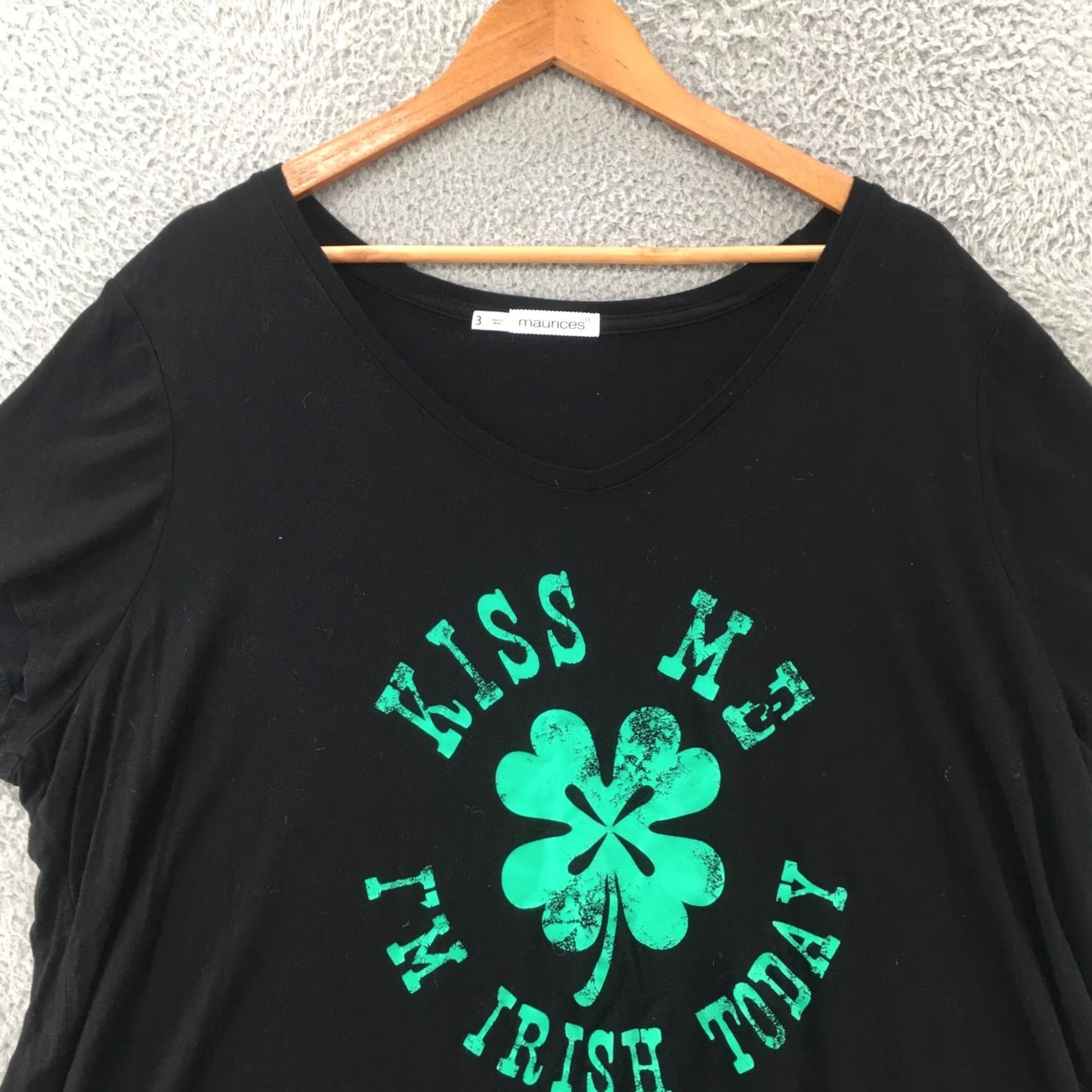 Vintage Maurices St. Patricks Tee Tshirt Top Womens 3 Black Short Sleeve V Neck Pullover Size XS / US 0-2 / IT 36-38 - 2 Thumbnail