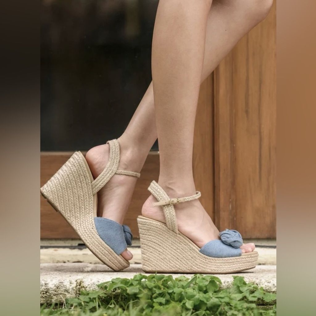 Express NEW w/tags (NWT) Express Blue 4” Rosie Denim Wedges Size 10 Size US 10 / IT 40 - 4 Thumbnail
