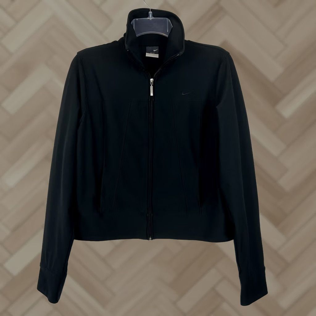 Nike Nike Jacket Womans M Fit Dry Full Zip Black Stretch Active Short Style Read Size 32" / US 10 / IT 46 - 1 Thumbnail