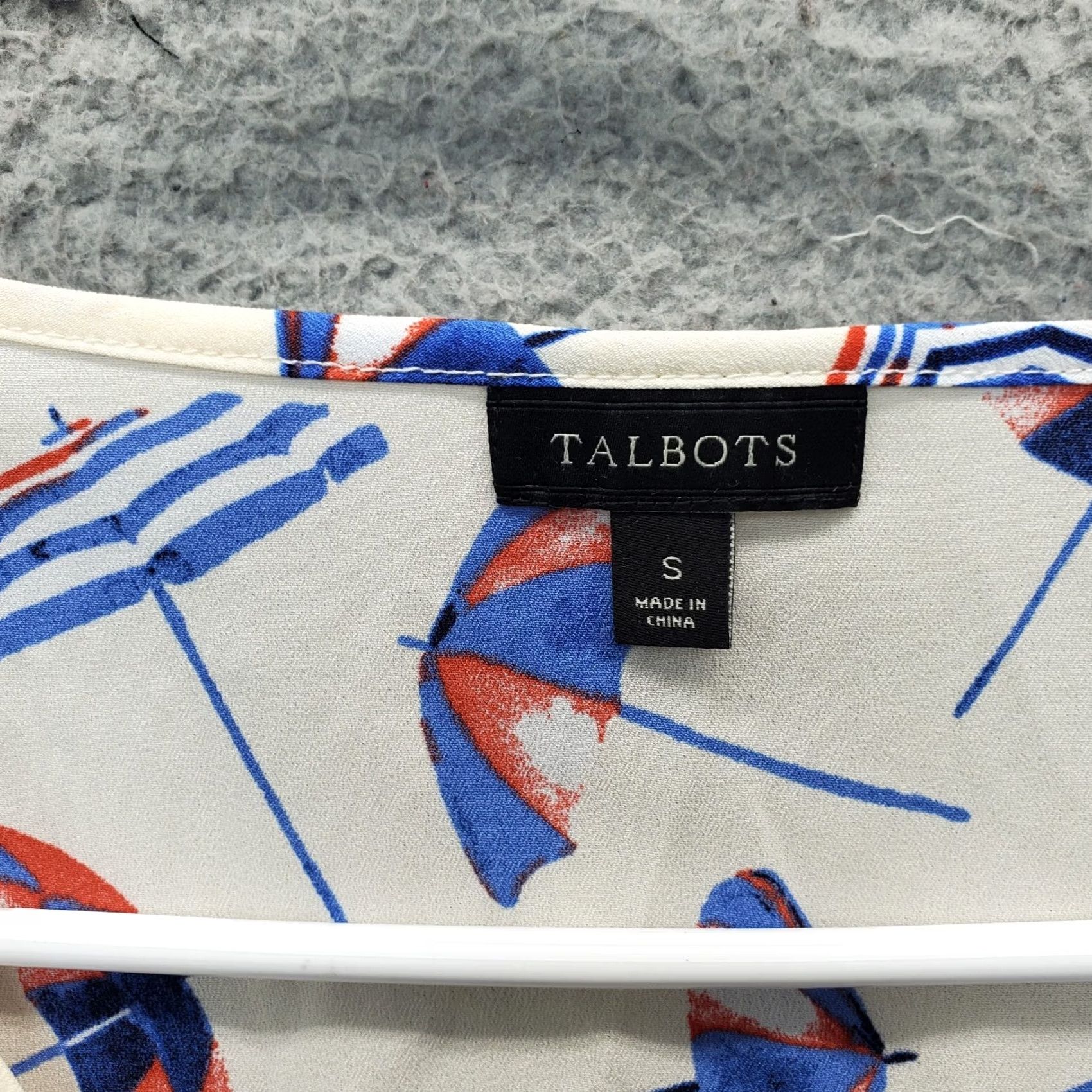 Talbots Talbots Blouse Womens S Umbrella Print Beach Slit Sleeve V Neck Button Dressy Casual Multicolor Pattern Womens Size S / US 4 / IT 40 - 6 Thumbnail