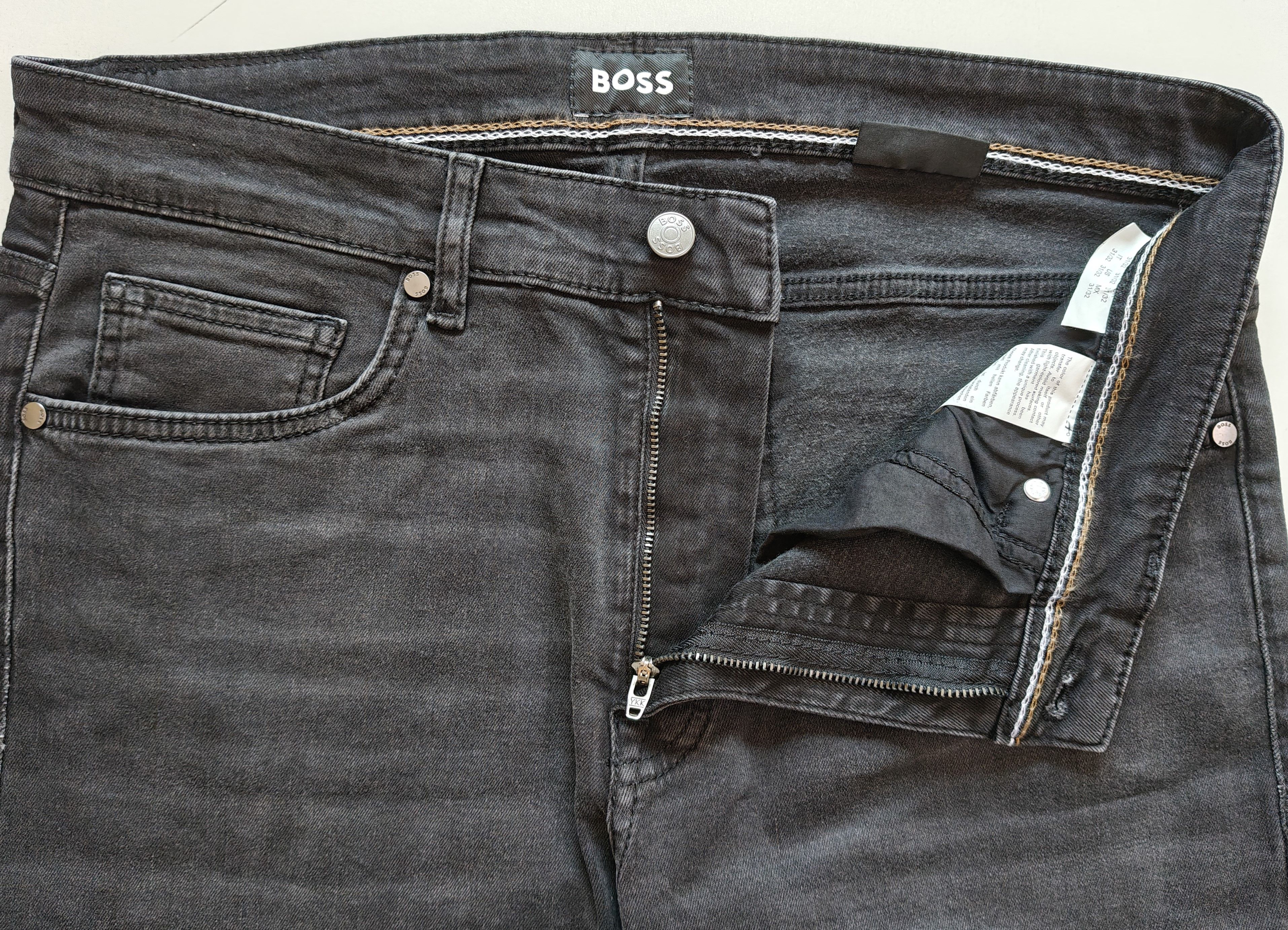 Hugo Boss BOSS ANDERSON Relaxed Fit men's Jeans Free Shipping T/6081 Size US 31 - 5 Thumbnail