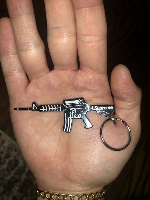 Supreme clearance m16 keychain