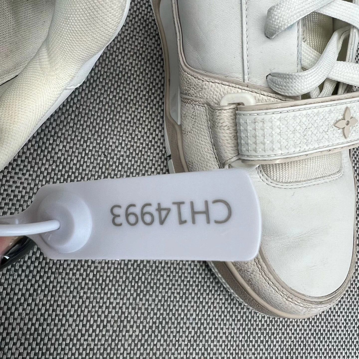 Louis Vuitton LV Trainer Beige Velcro Strap US8 Like New Size US 9 / EU 42 - 9 Thumbnail