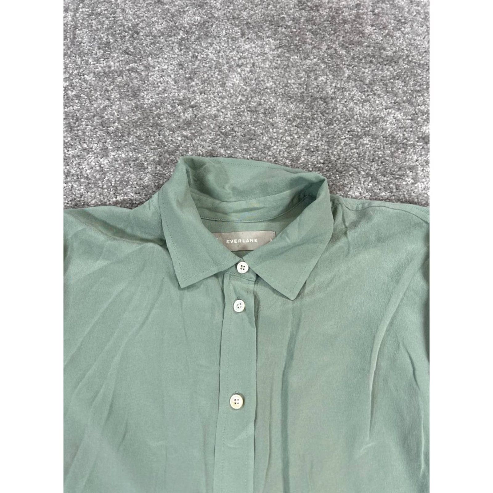 Everlane Everlane Shirt Womens Green Silk Button-Up XS? (Note: Original size 0) Size XS / US 0-2 / IT 36-38 - 2 Thumbnail