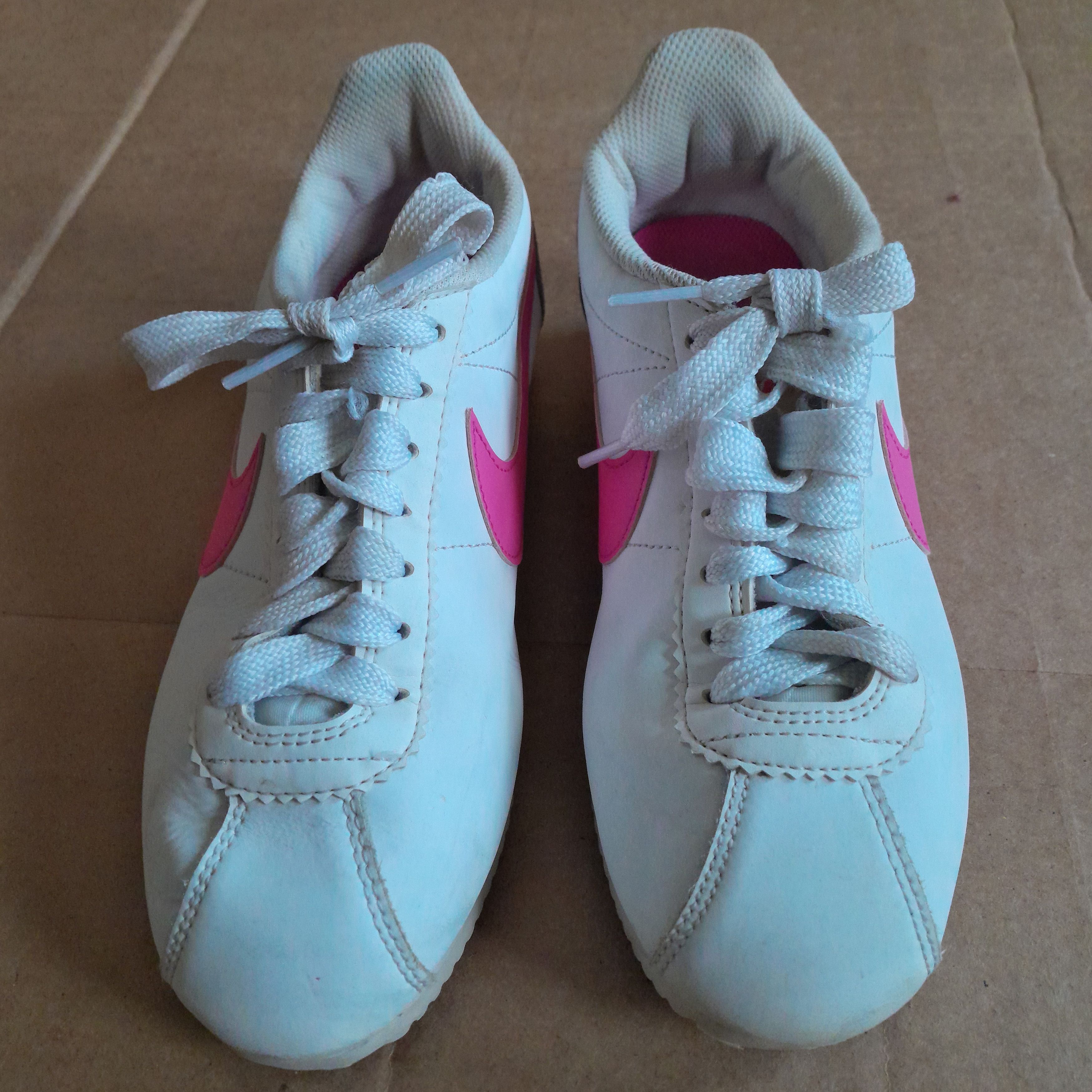 Nike Nike Women's White Running Sneakers Size 6 Size US 6 / IT 36 - 1 Thumbnail