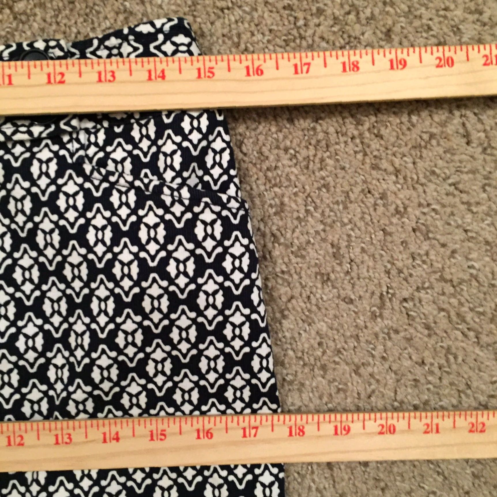 Ann Taylor Ann Taylor Skirt Women Knee Length Black Geometric Pencil Unlined Zip Pockets Size 2 Regular Cotton Blend Machine Washable Vintage No Size 26" / US 2 / IT 38 - 3 Thumbnail