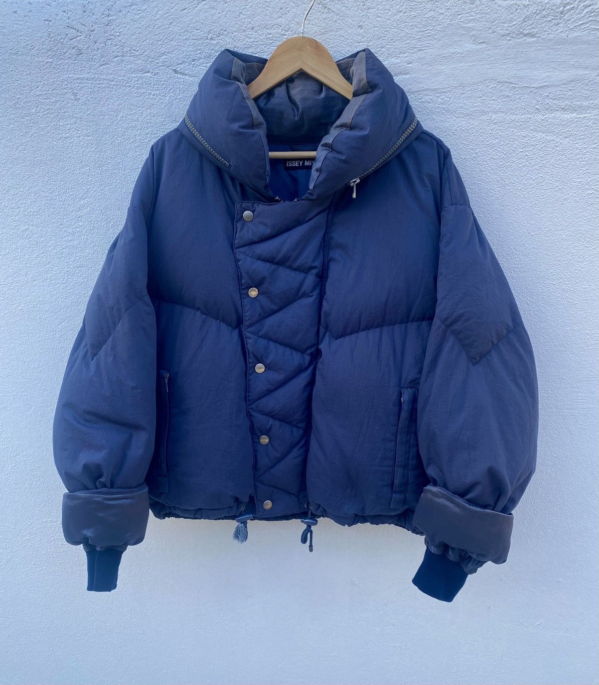 Issey Miyake Issey Miyake Puffer Jacket Rare Design Fashion Size US M / EU 48-50 / 2 - 1 Thumbnail