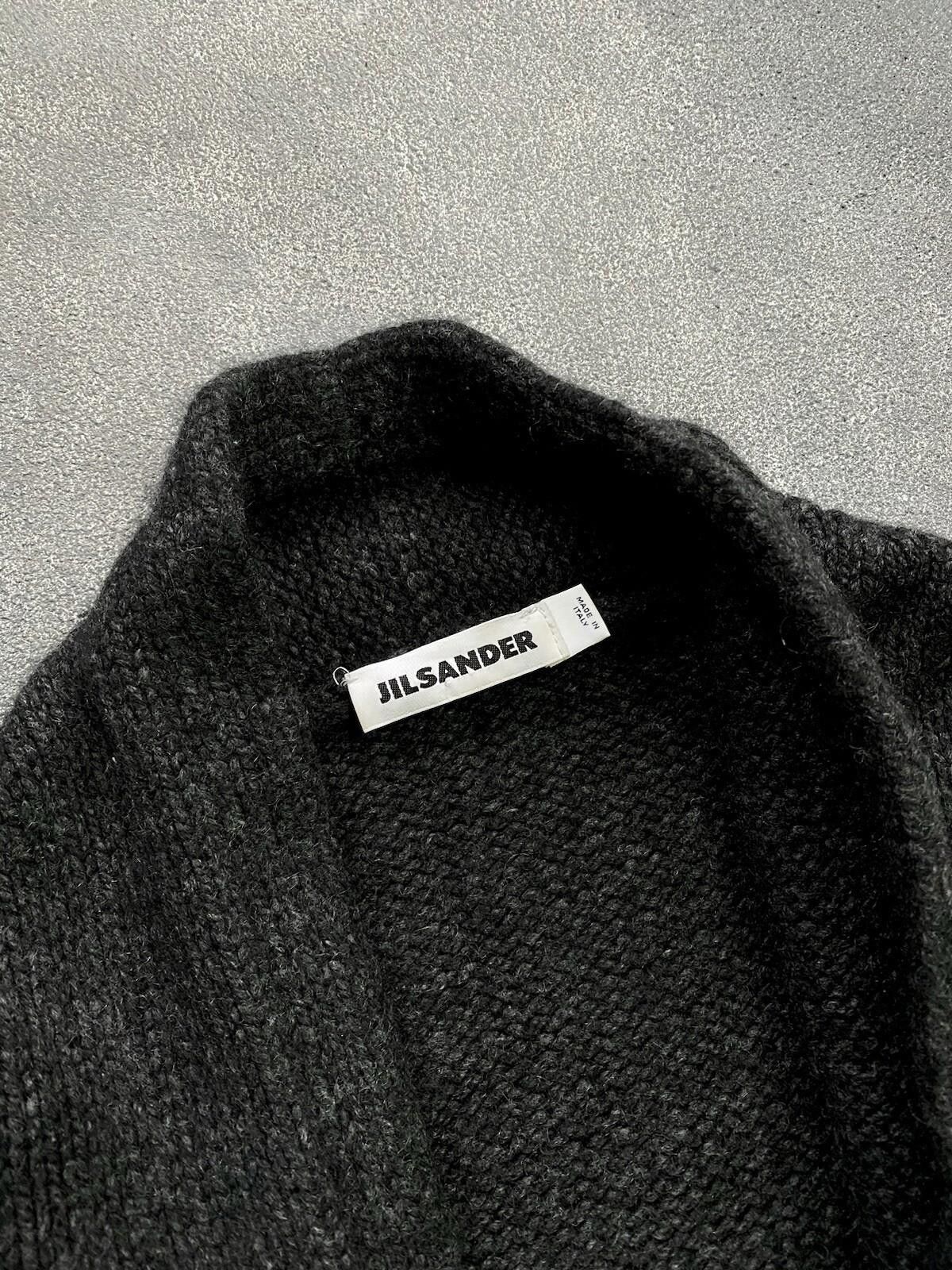 Jil Sander 2017 Jil Sander 100% Cashmere Extra-Long Knit Cape Vest Size L / US 10 / IT 46 - 9 Thumbnail