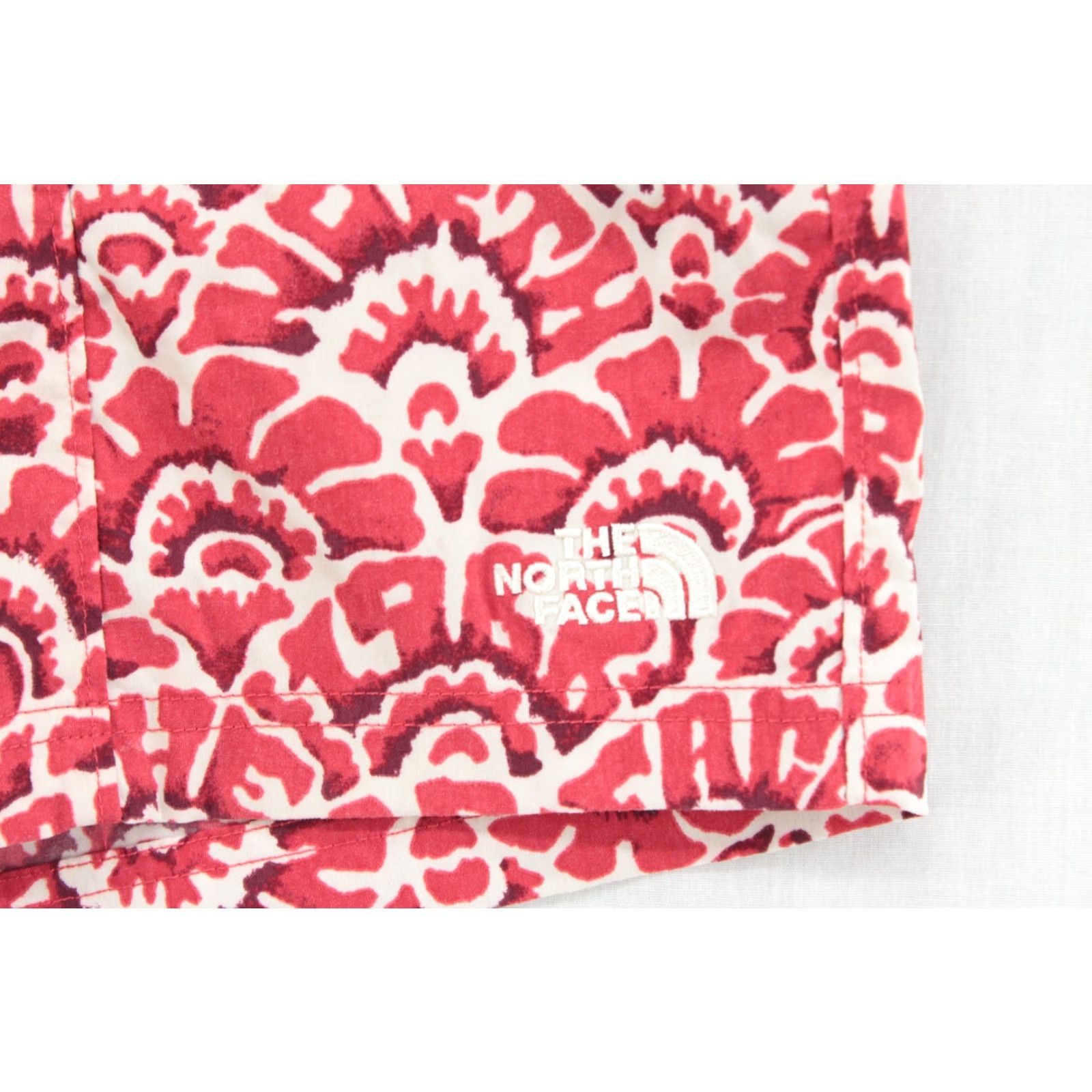 The North Face VINTAGE The North Face Shorts Men L Red Floral Pattern 6.5” Preppy Drawstring Elastic Waist Pockets Mens Size US 33 - 2 Thumbnail