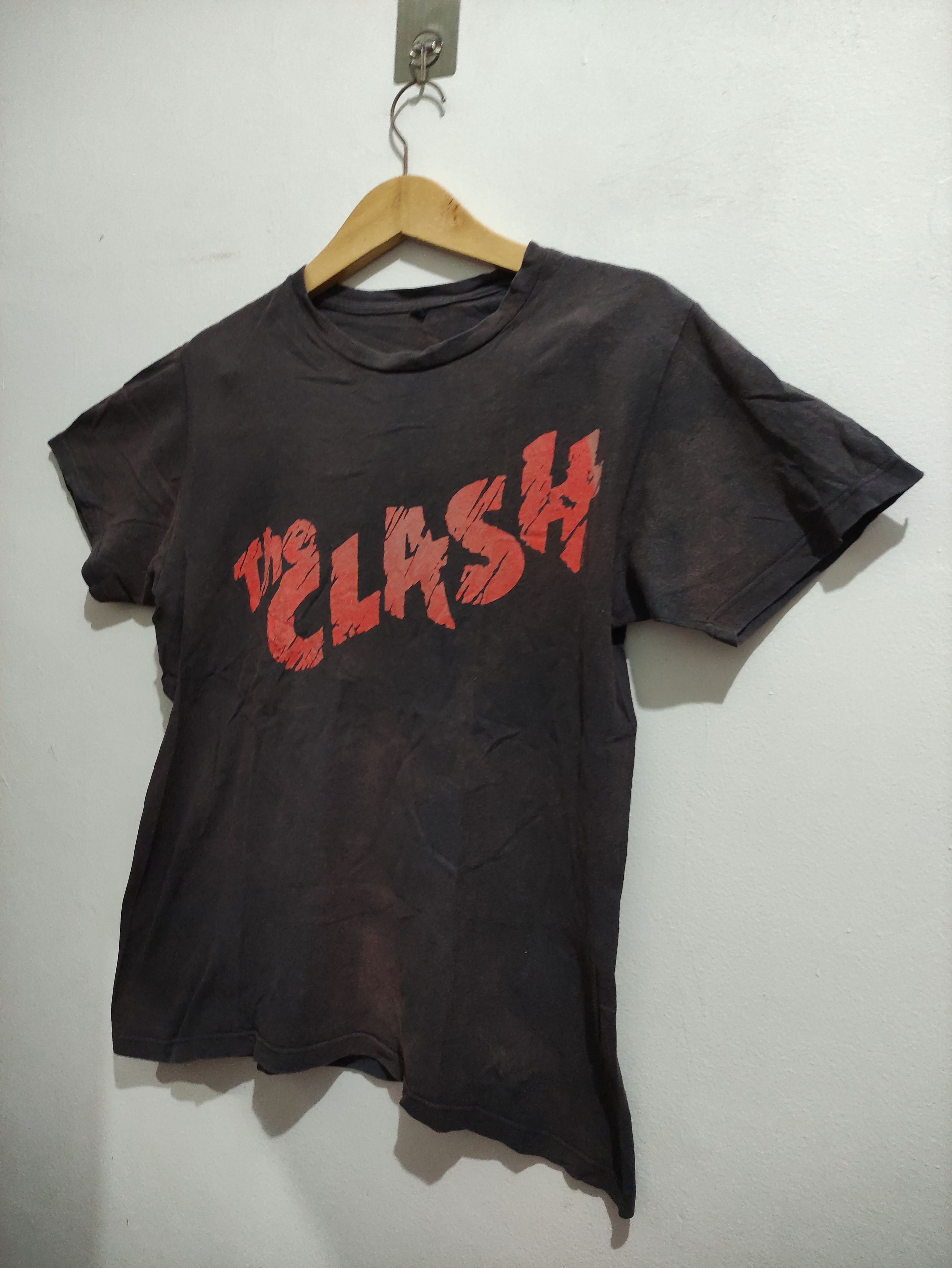 Band Tees The Clash © 2013 Red Big Logo Size US M / EU 48-50 / 2 - 6 Thumbnail