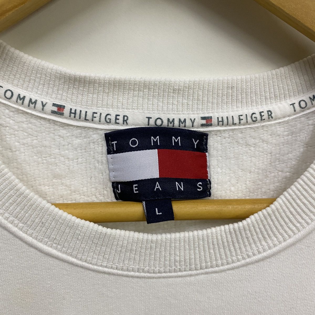 Tommy Hilfiger × Tommy Jeans × Vintage Vintage 90s Tommy Jeans Crewneck Sweatshirt Size US M / EU 48-50 / 2 - 7 Thumbnail