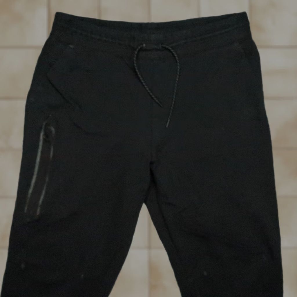 Nike Nike Pants Womens XL Black Tech Fleece Jogger Zip Pocket Athletic Size 40" / US 18 - 1 Thumbnail