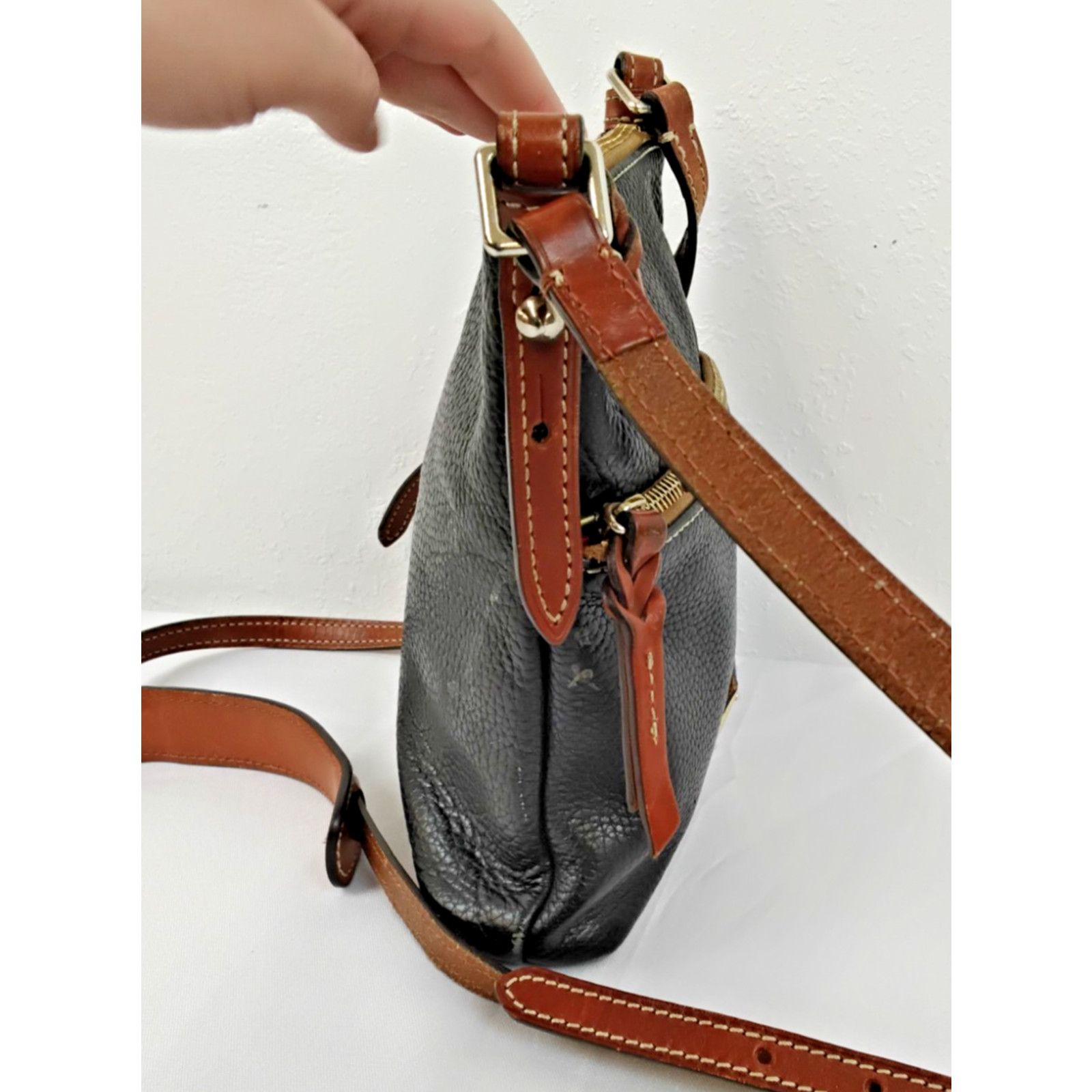 Dooney & Bourke Dooney & Bourke Crossbody Purse Black Leather Brown Trim Size ONE SIZE - 5 Thumbnail