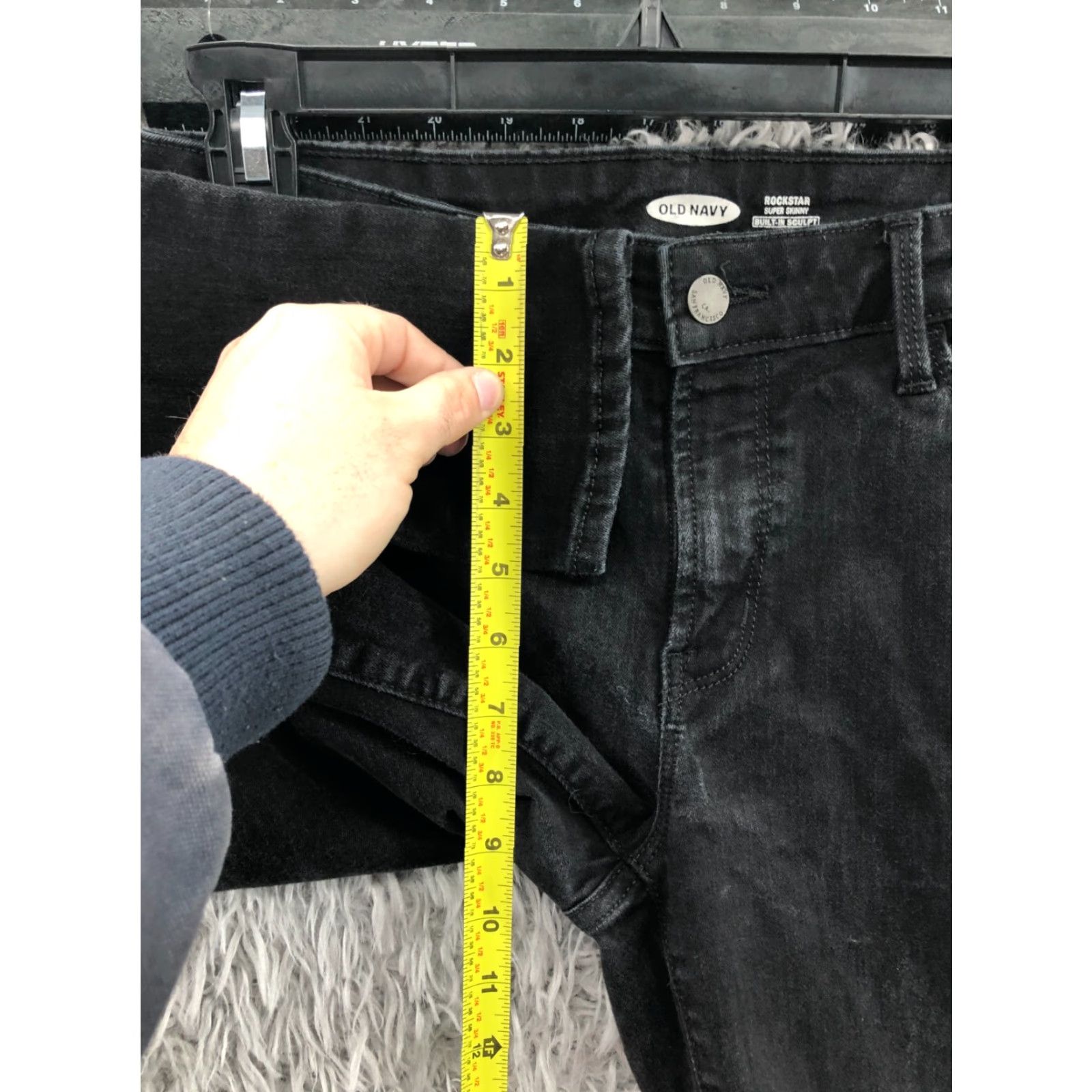 Old Navy Old Navy Rockstar Super Skinny Jeans Women Size 8 Dark Wash Black Denim 5-Pocket Regular Rise Skinny Jeans Womens Size 30" / US 8 / IT 44 - 4 Thumbnail