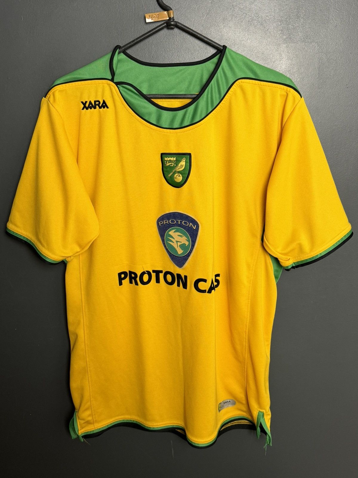 Other Norwich City 05/06 Home Football Jersey Size US M / EU 48-50 / 2 - 1 Thumbnail